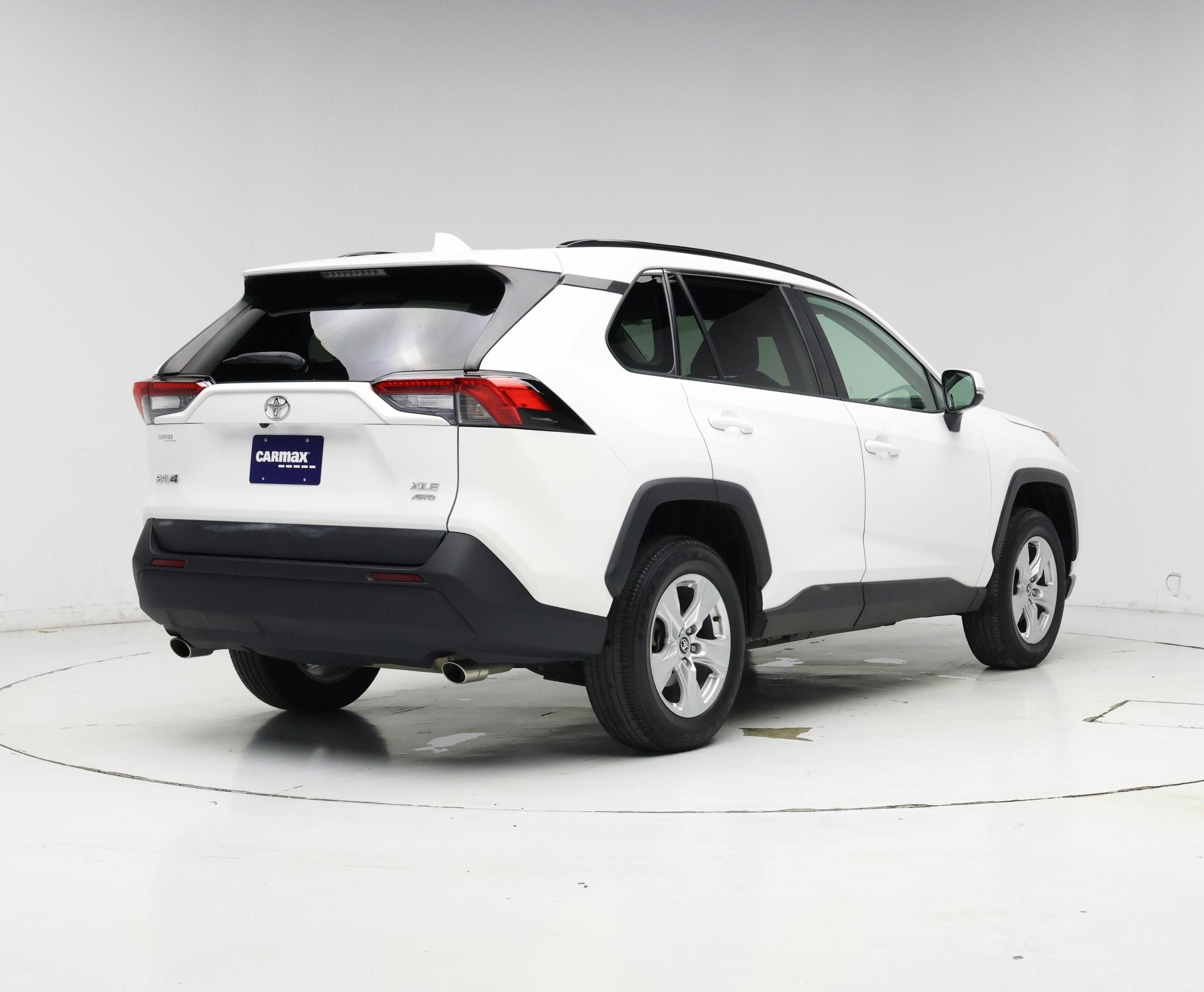 Thumbnail: 2020 Toyota RAV4 - 8