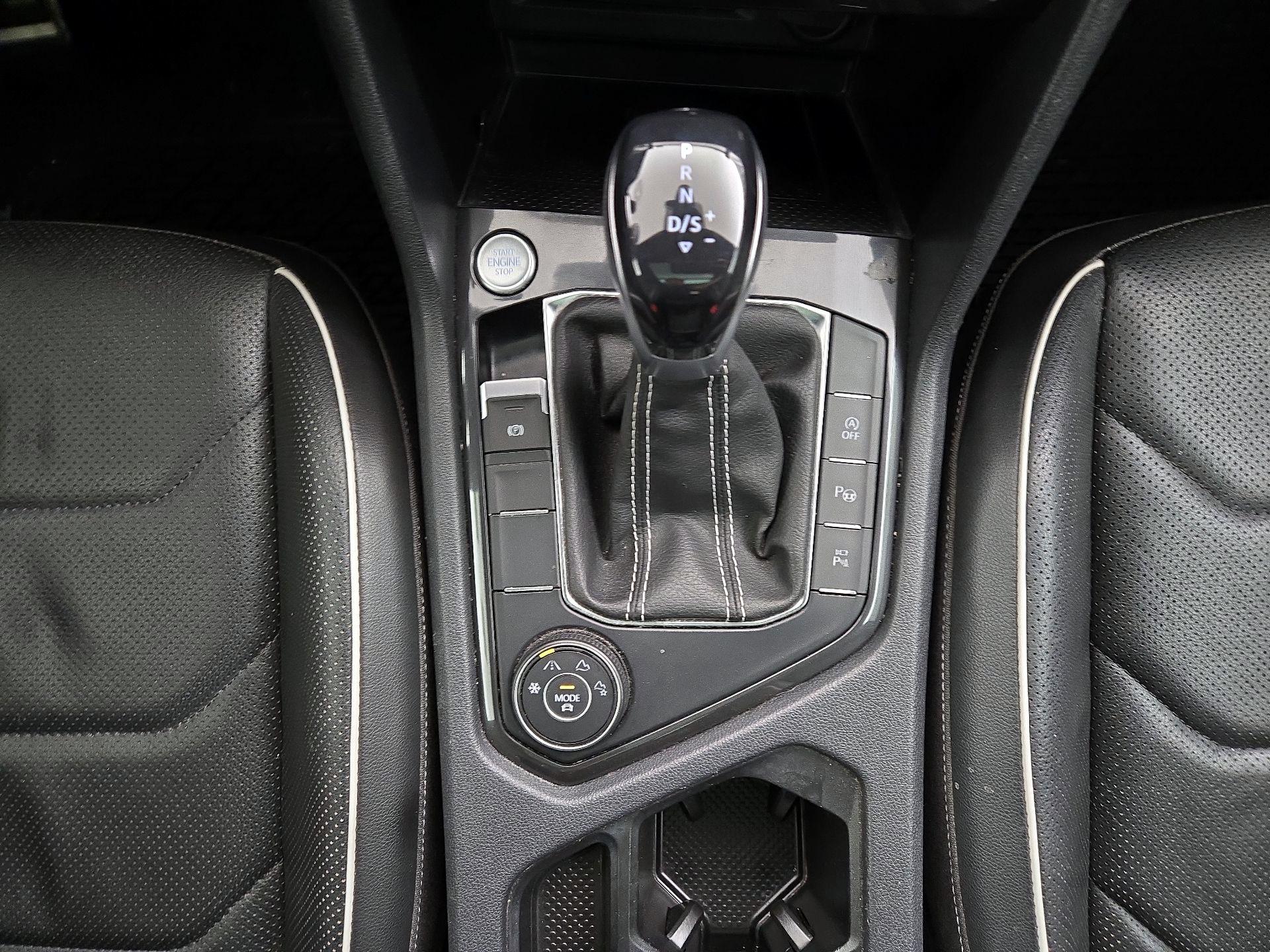 Thumbnail: 2022 Volkswagen Tiguan - 18