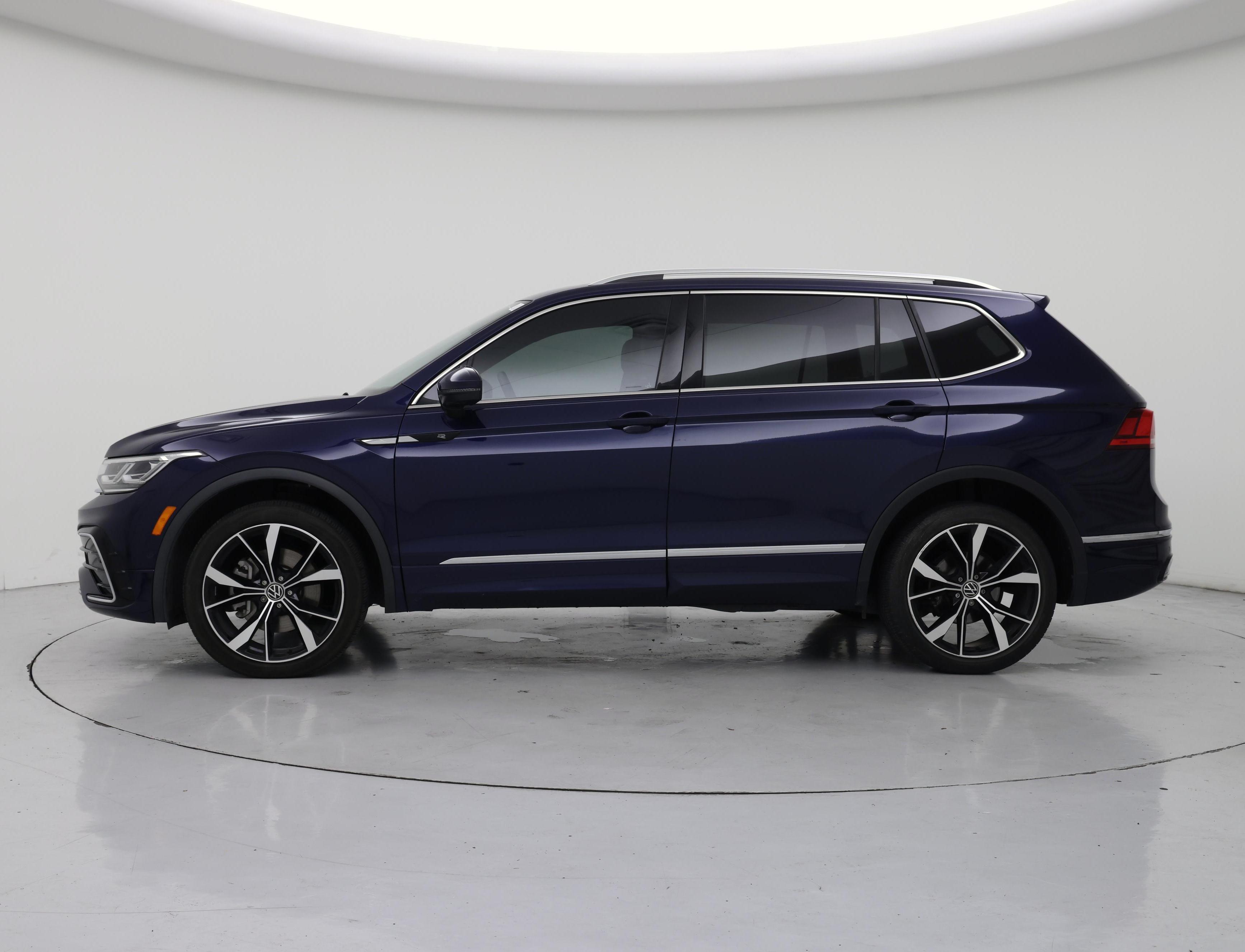 Thumbnail: 2022 Volkswagen Tiguan - 3