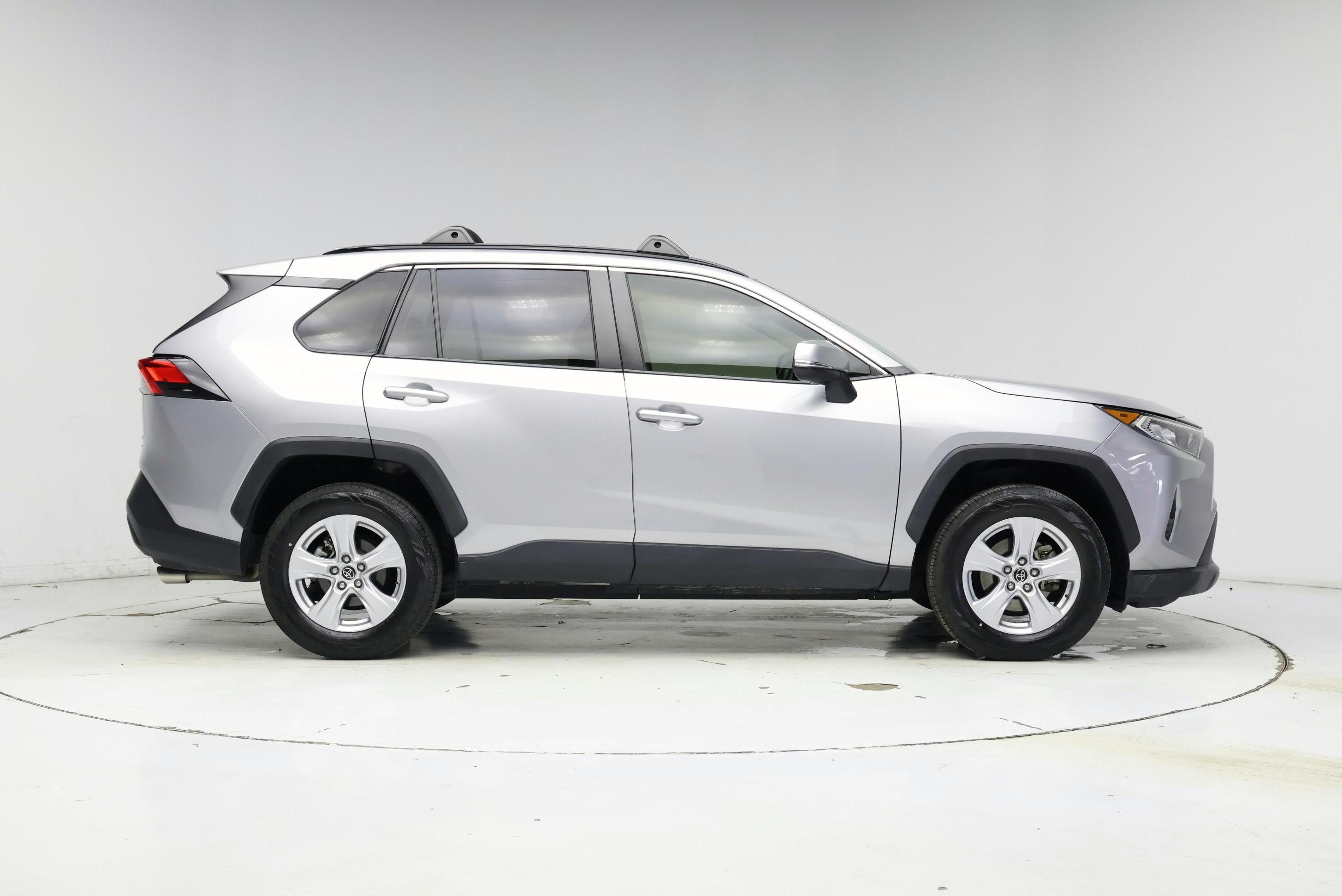 Thumbnail: 2019 Toyota RAV4 - 7