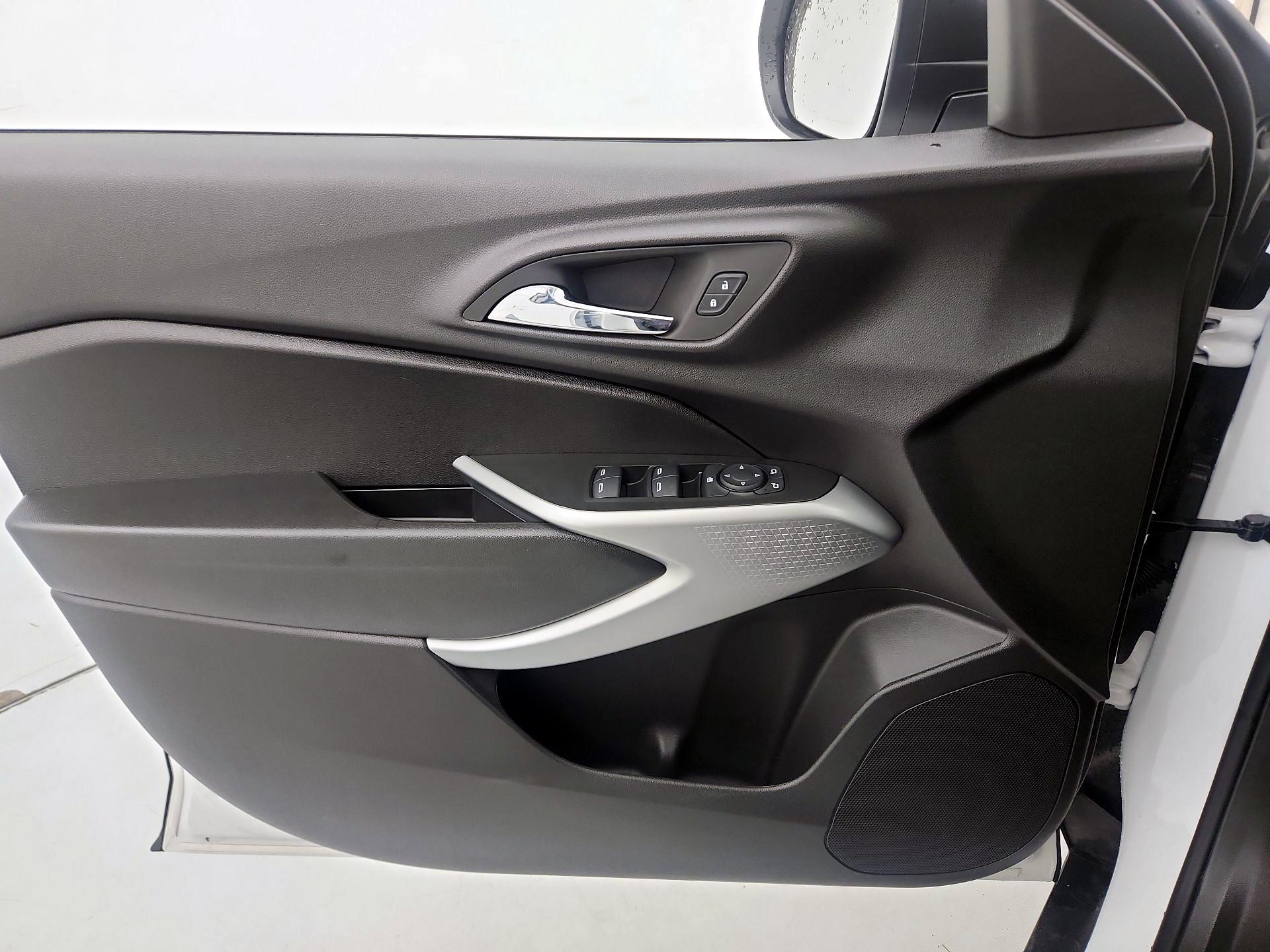 Thumbnail: 2026 Chevrolet Trax - 12