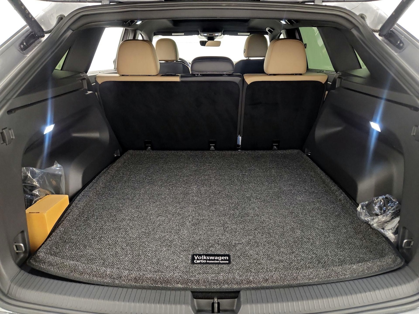 2024 Volkswagen Atlas Cross Sport SE w/Tech - Photo 22