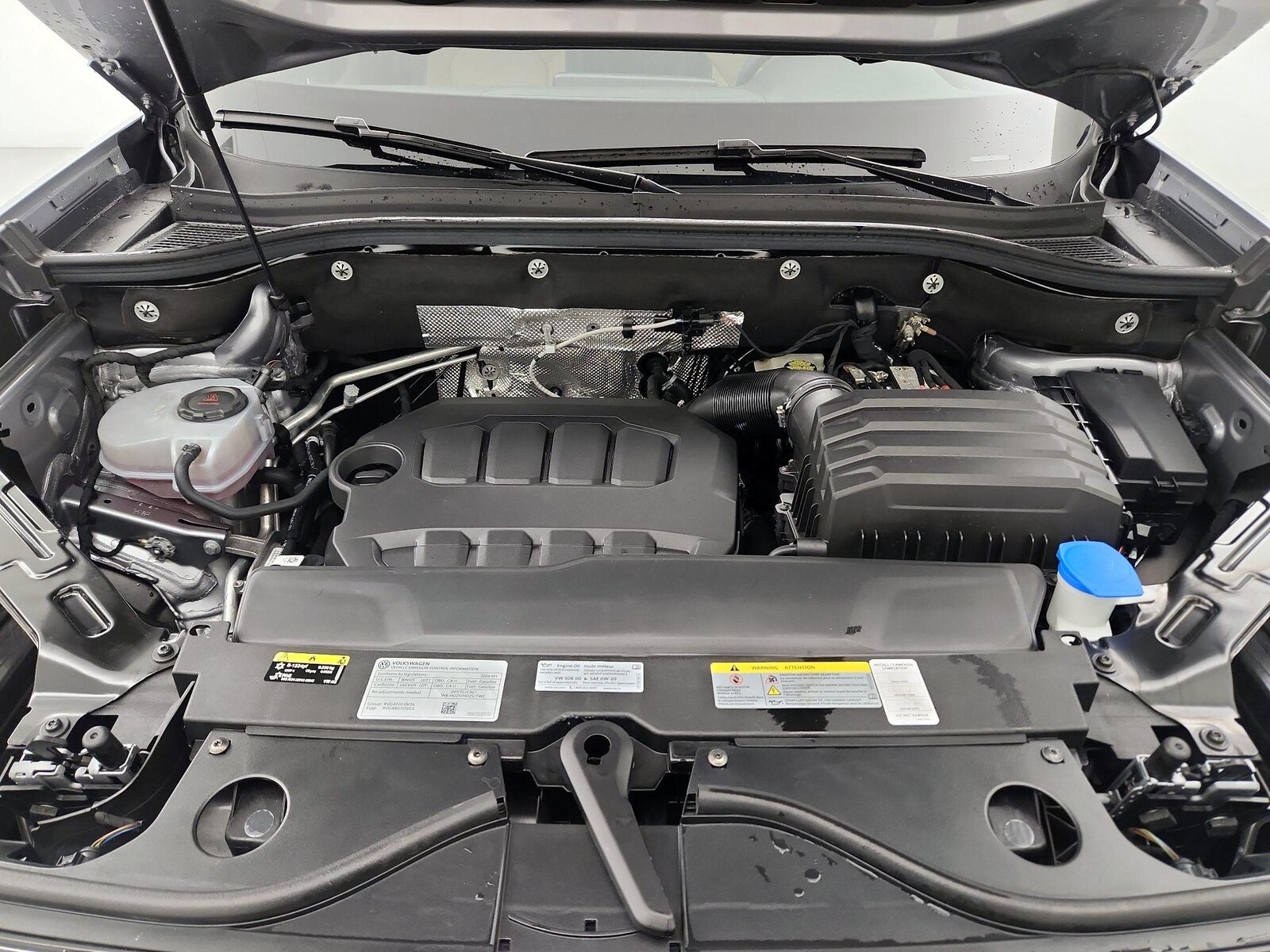 2024 Volkswagen Atlas Cross Sport SE w/Tech - Photo 23