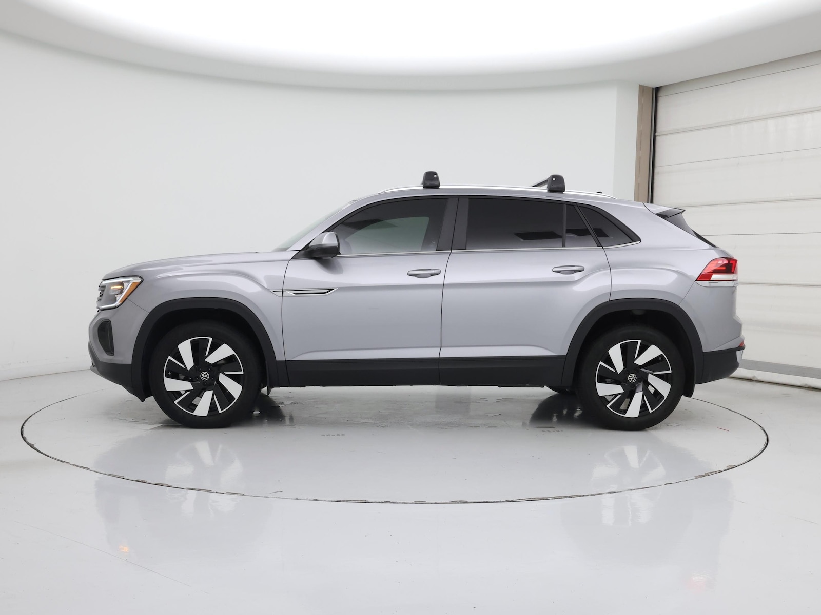 2024 Volkswagen Atlas Cross Sport SE w/Tech - Photo 4