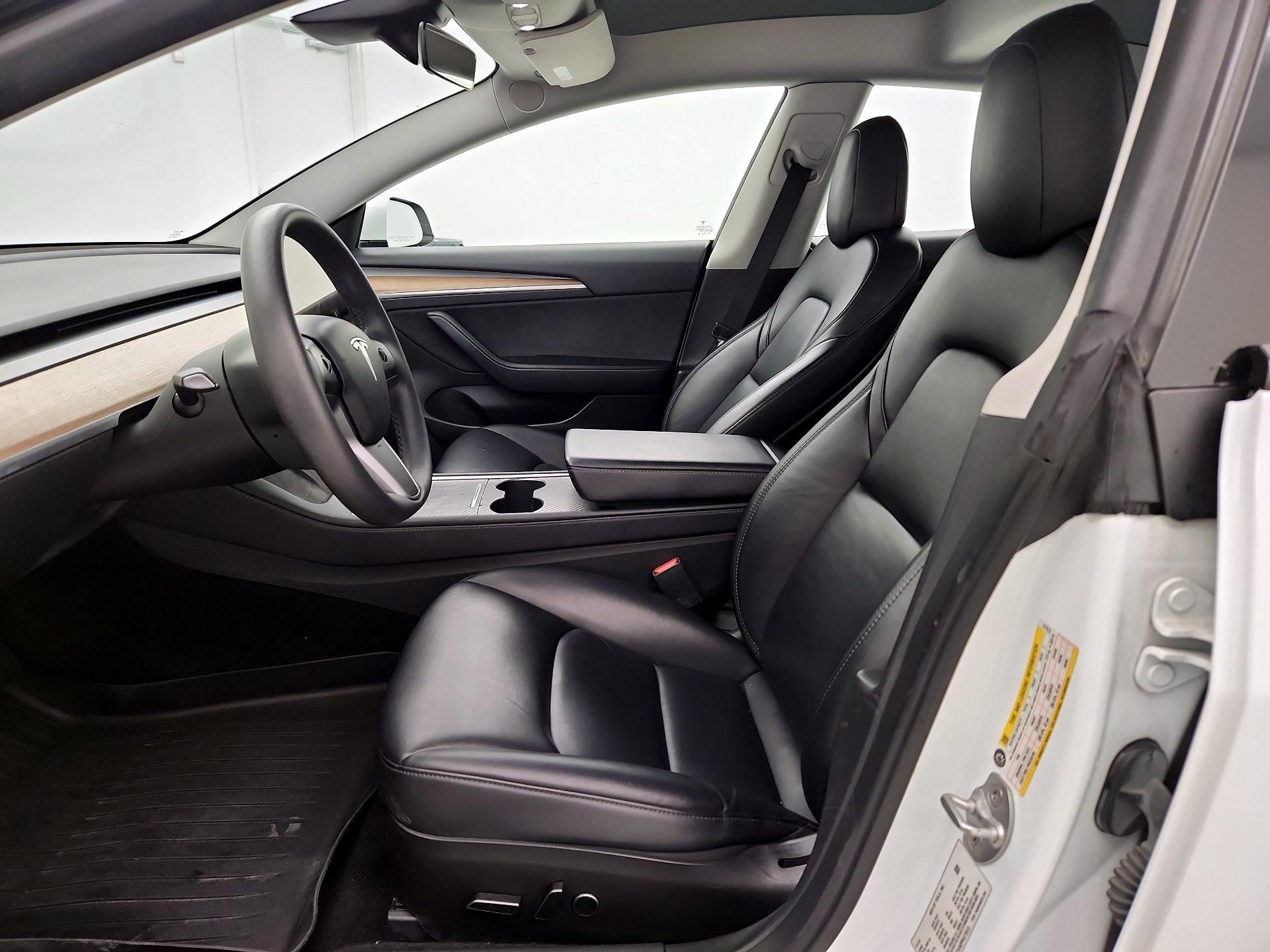 Thumbnail: 2023 Tesla Model 3 - 11