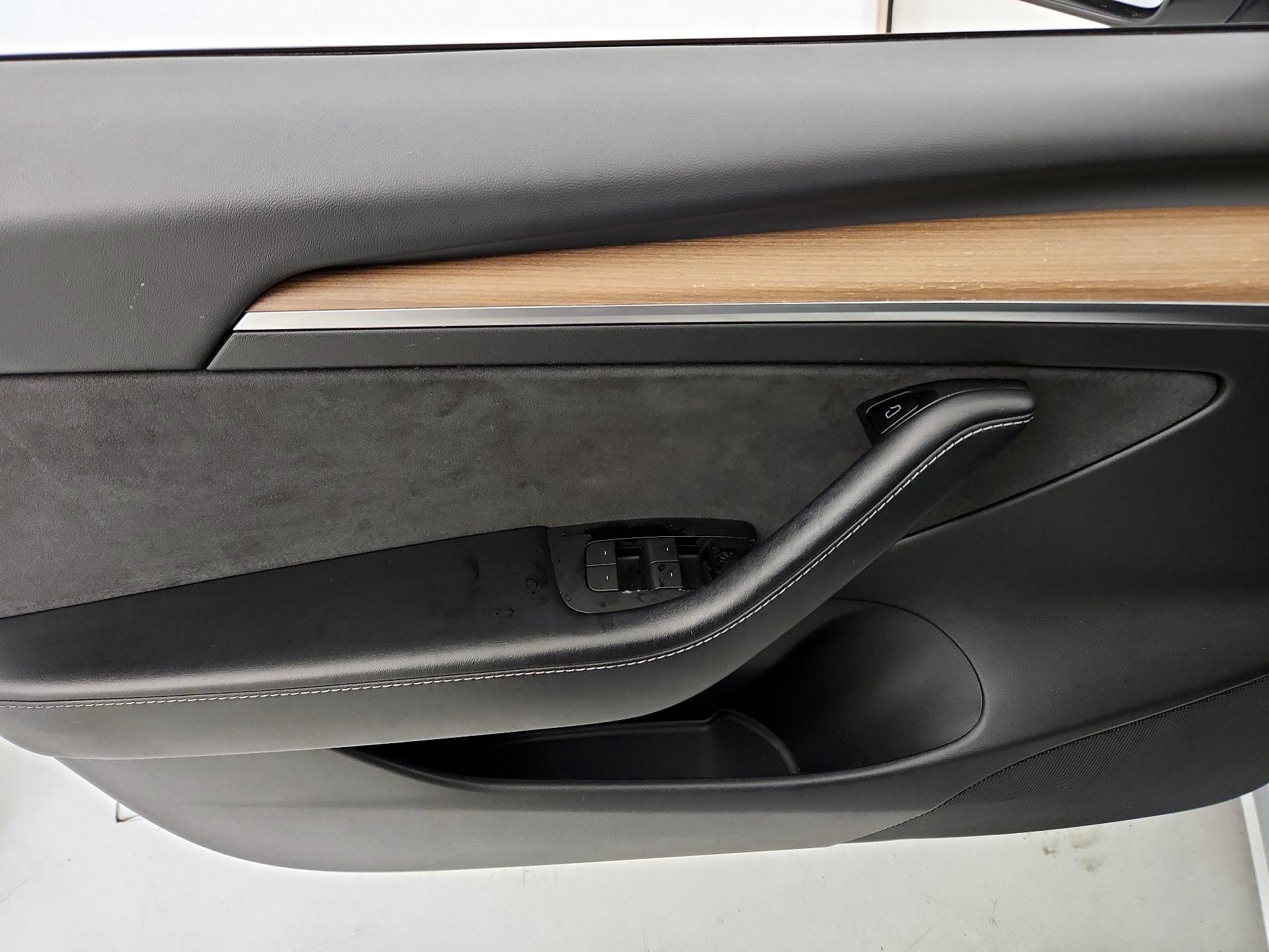 Thumbnail: 2023 Tesla Model 3 - 12