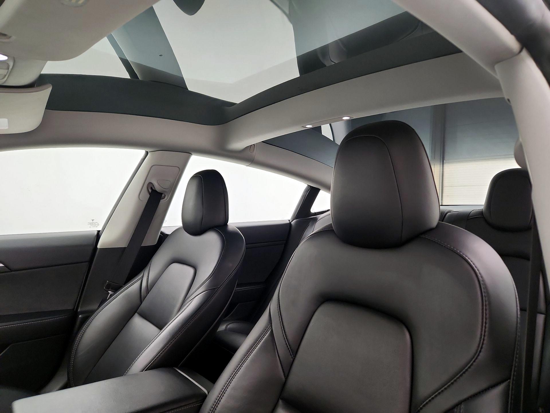 Thumbnail: 2023 Tesla Model 3 - 18