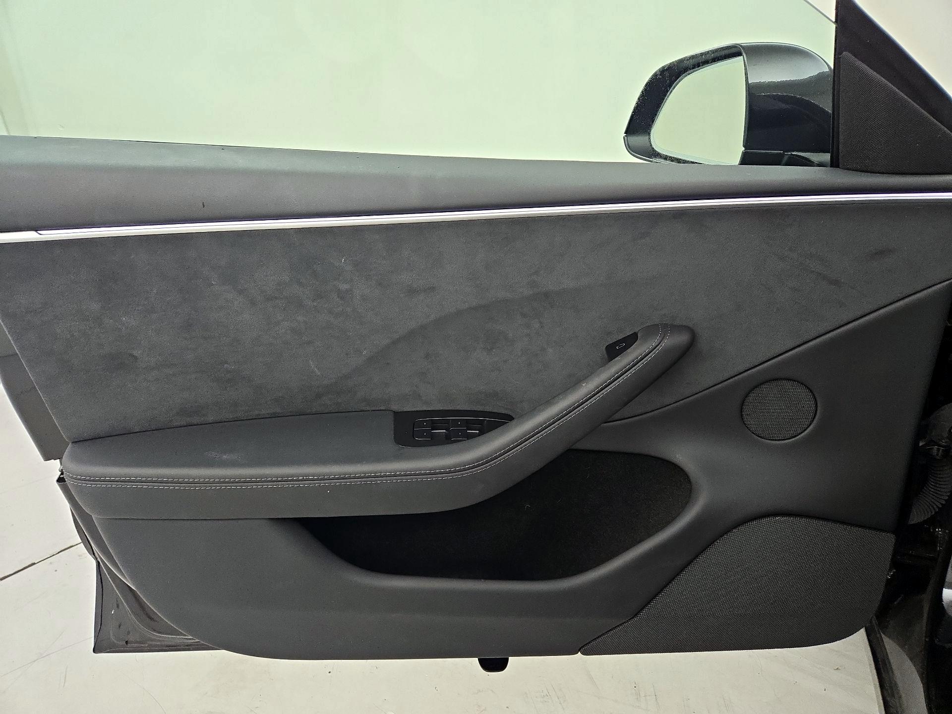 Thumbnail: 2025 Tesla Model 3 - 12