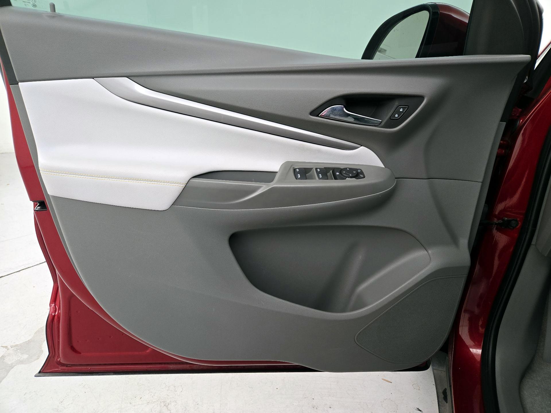 Thumbnail: 2022 Chevrolet Bolt EUV - 12