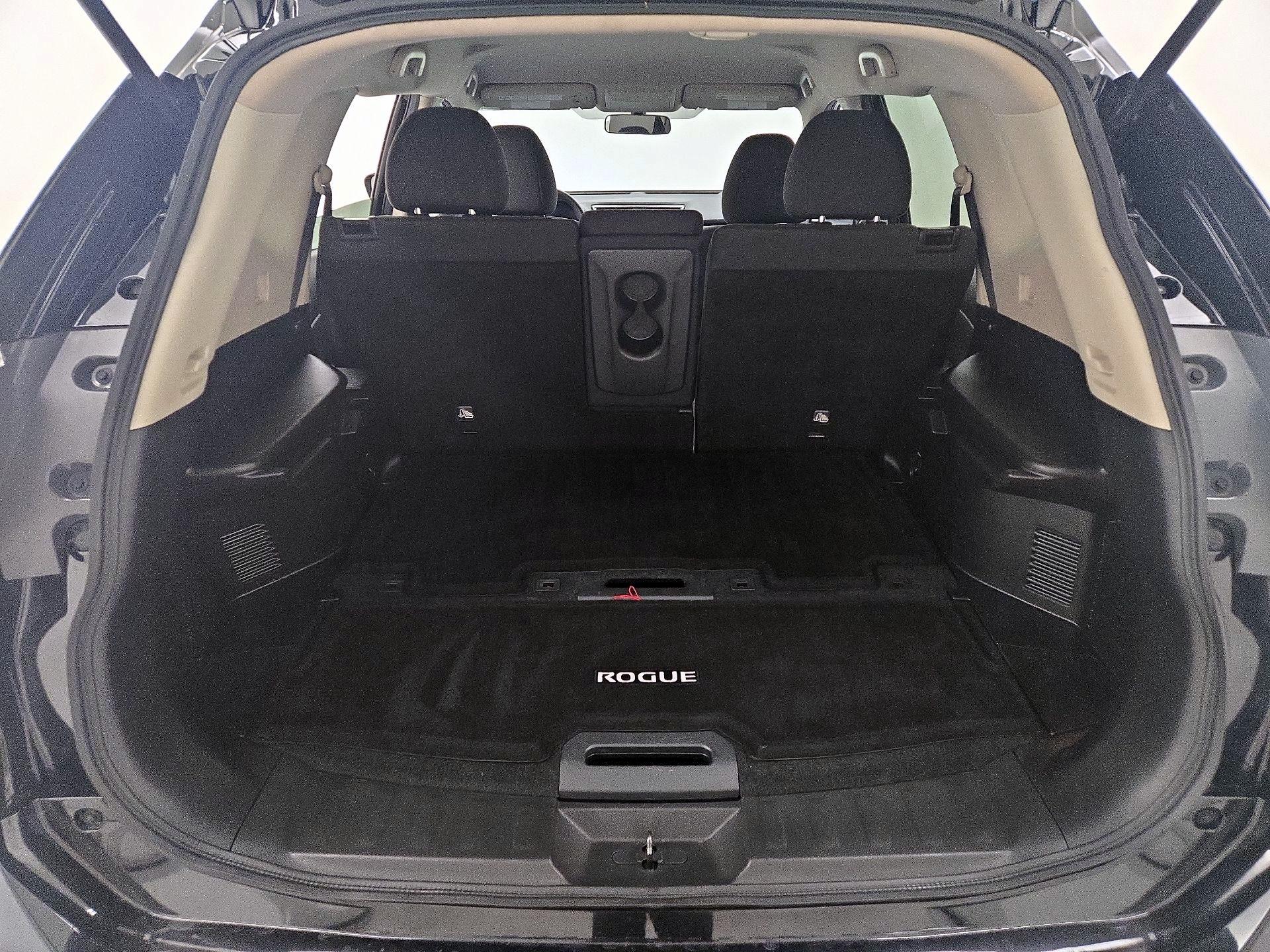 Thumbnail: 2016 Nissan Rogue - 20