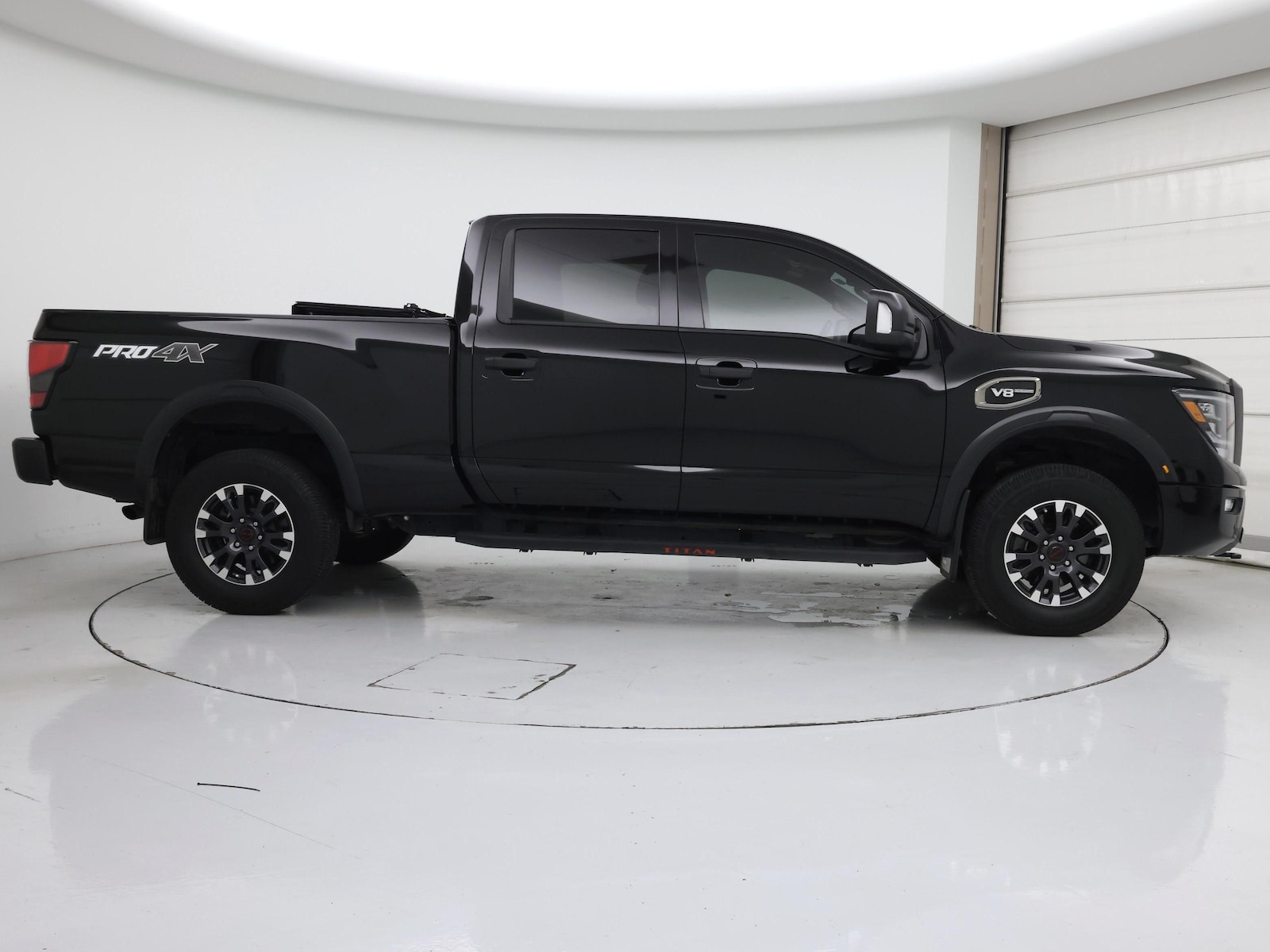 2024 Nissan Titan XD Pro-4X - Photo 8