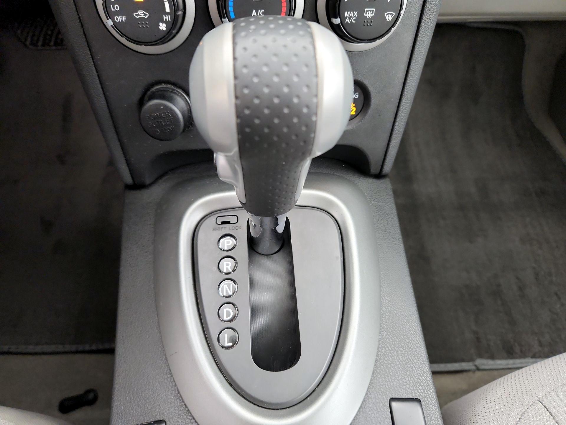 Thumbnail: 2015 Nissan Rogue - 17