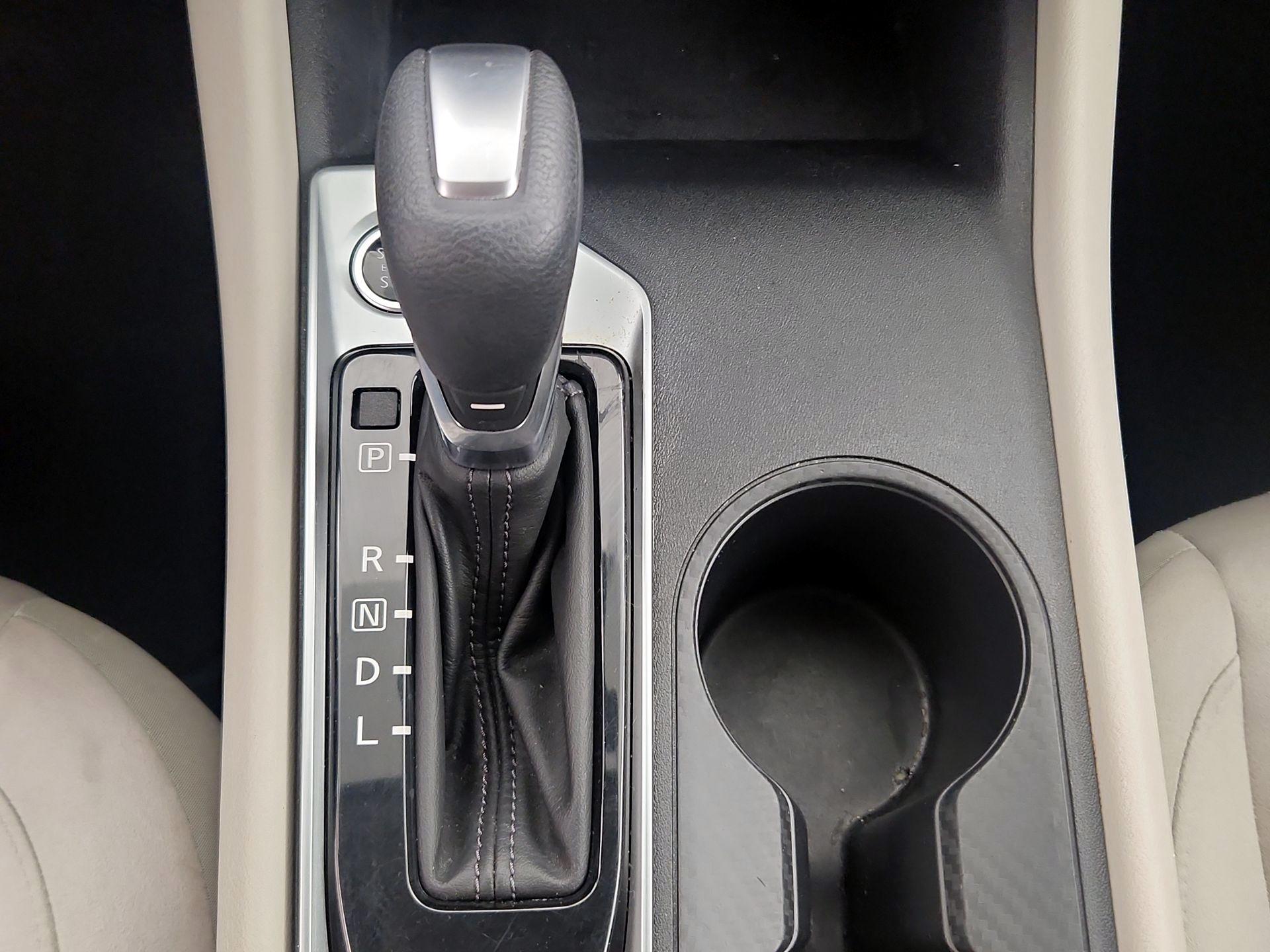Thumbnail: 2019 Nissan Altima - 17