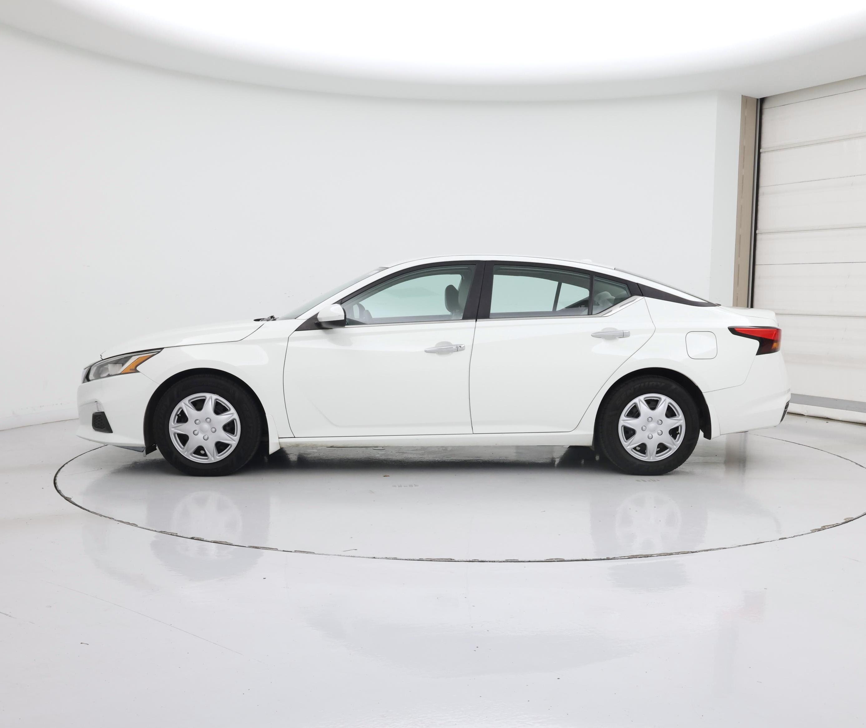 Thumbnail: 2019 Nissan Altima - 3