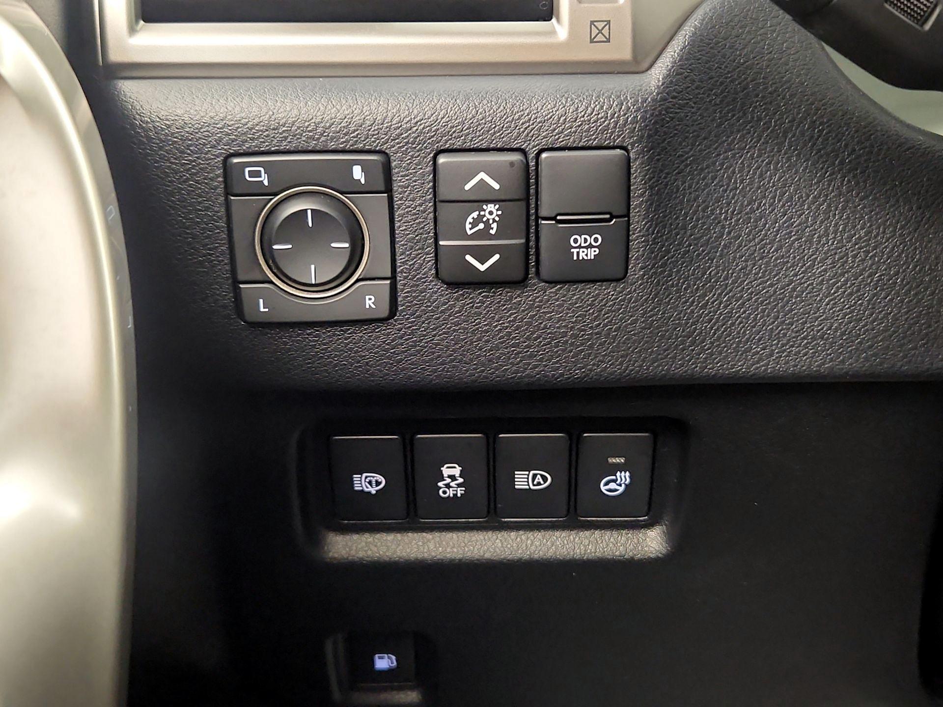 Thumbnail: 2021 Lexus GX - 13