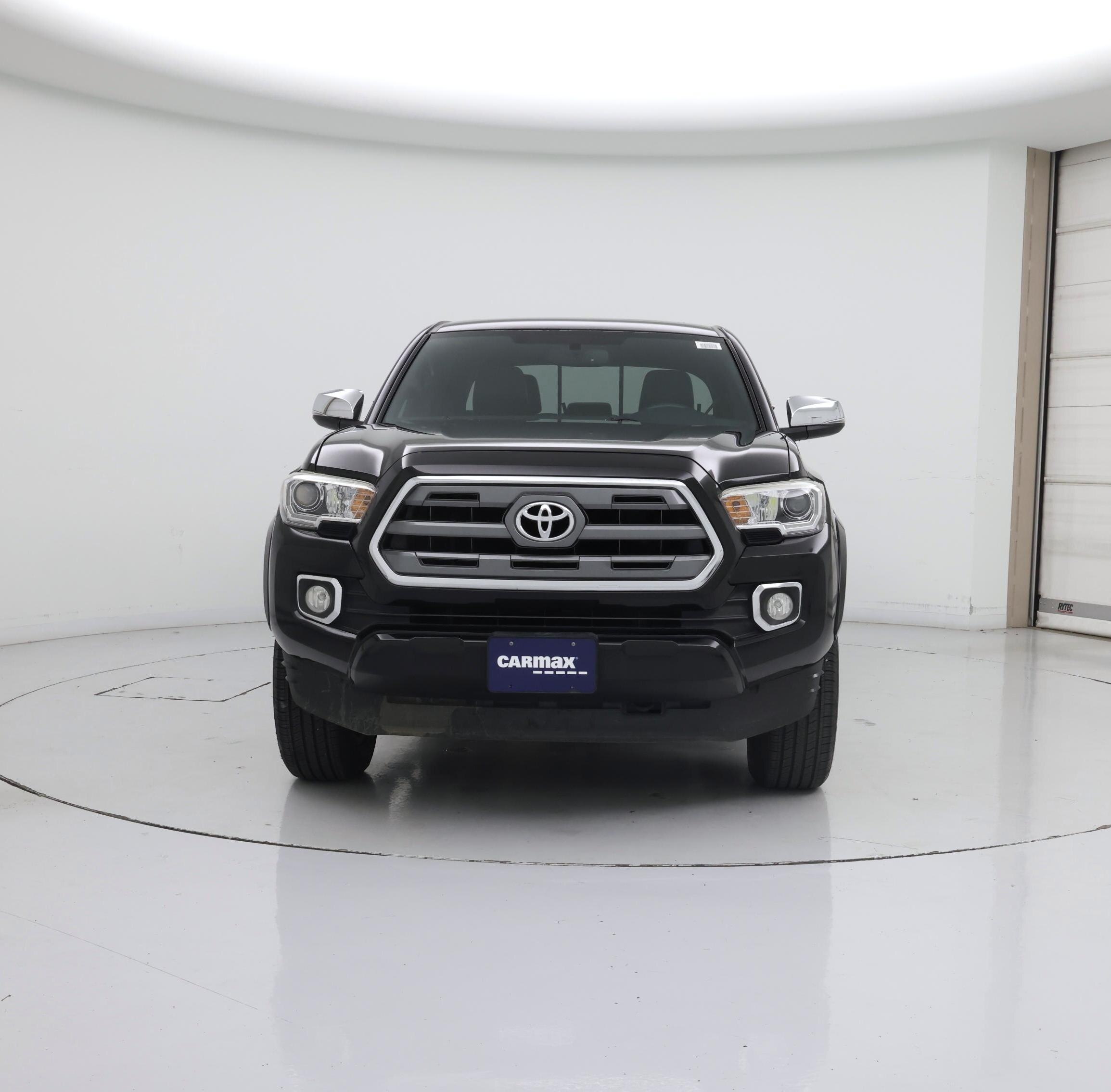 Thumbnail: 2017 Toyota Tacoma - 5