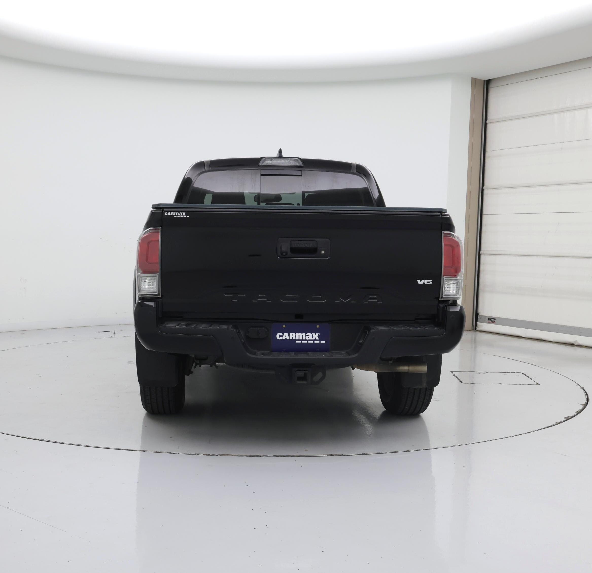 Thumbnail: 2017 Toyota Tacoma - 6
