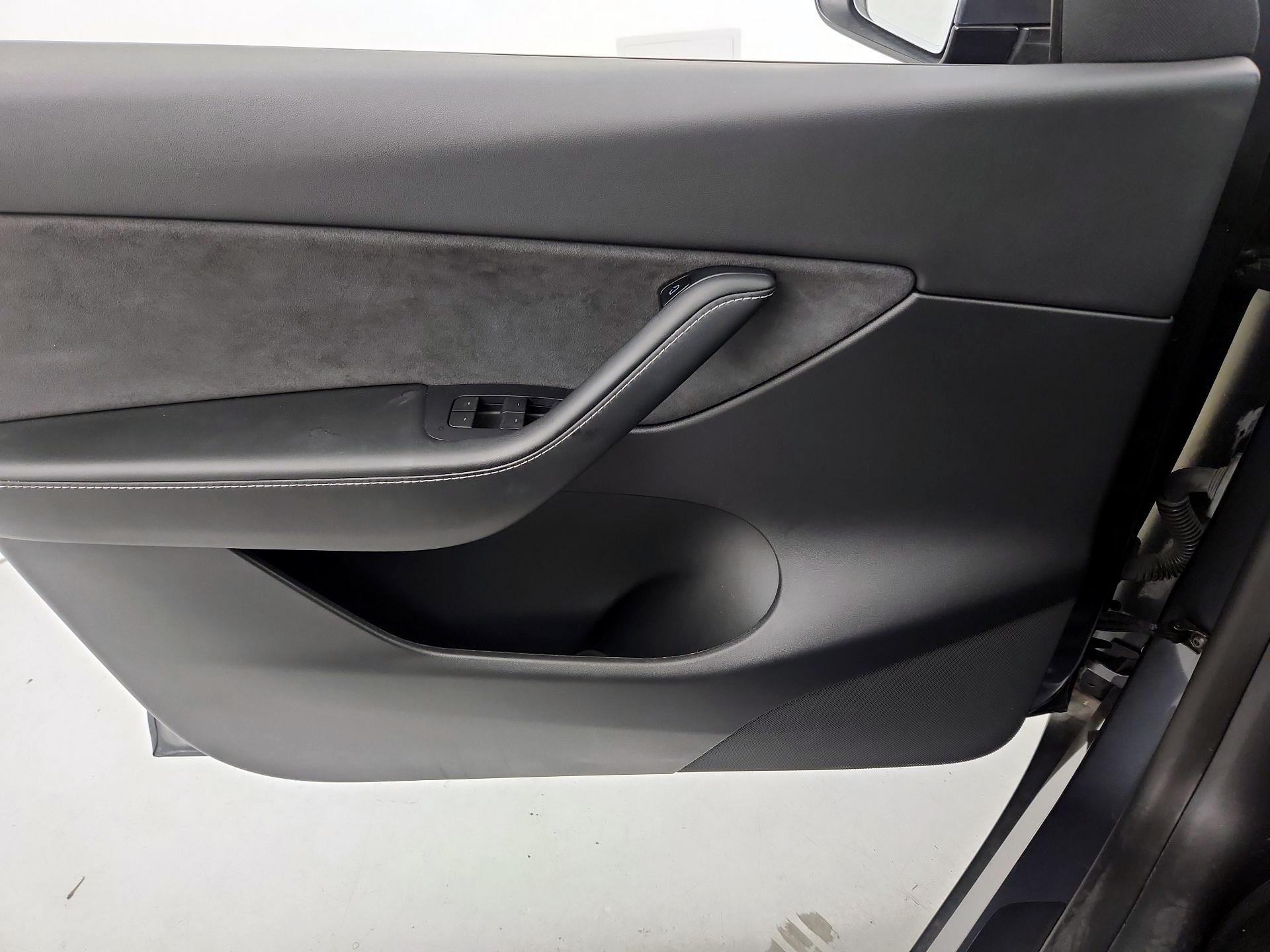 Thumbnail: 2022 Tesla Model Y - 12