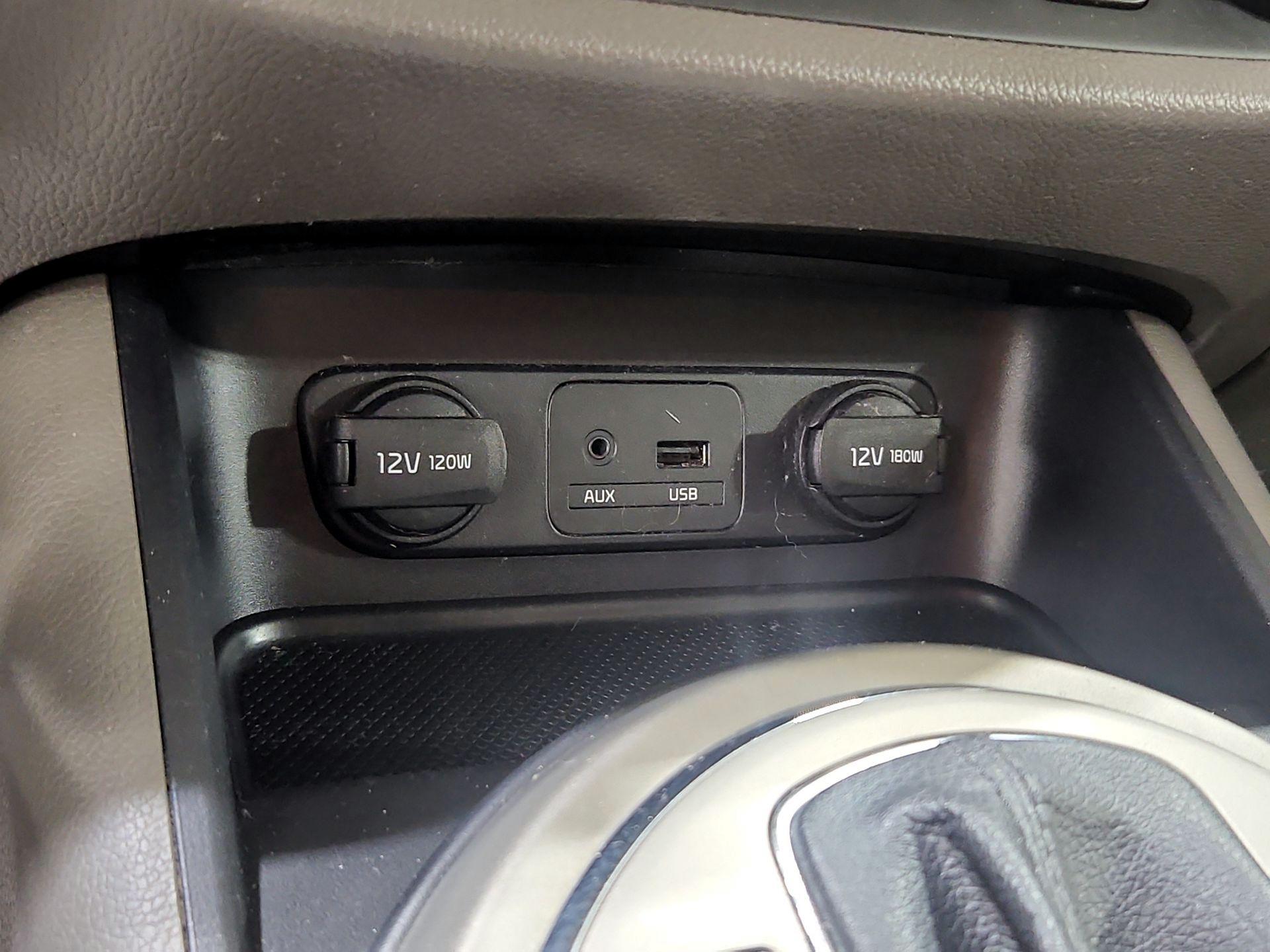Thumbnail: 2014 Kia Sportage - 17