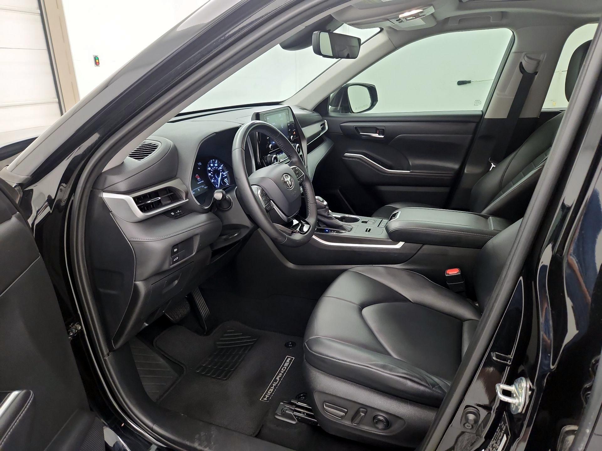 Thumbnail: 2020 Toyota Highlander - 11