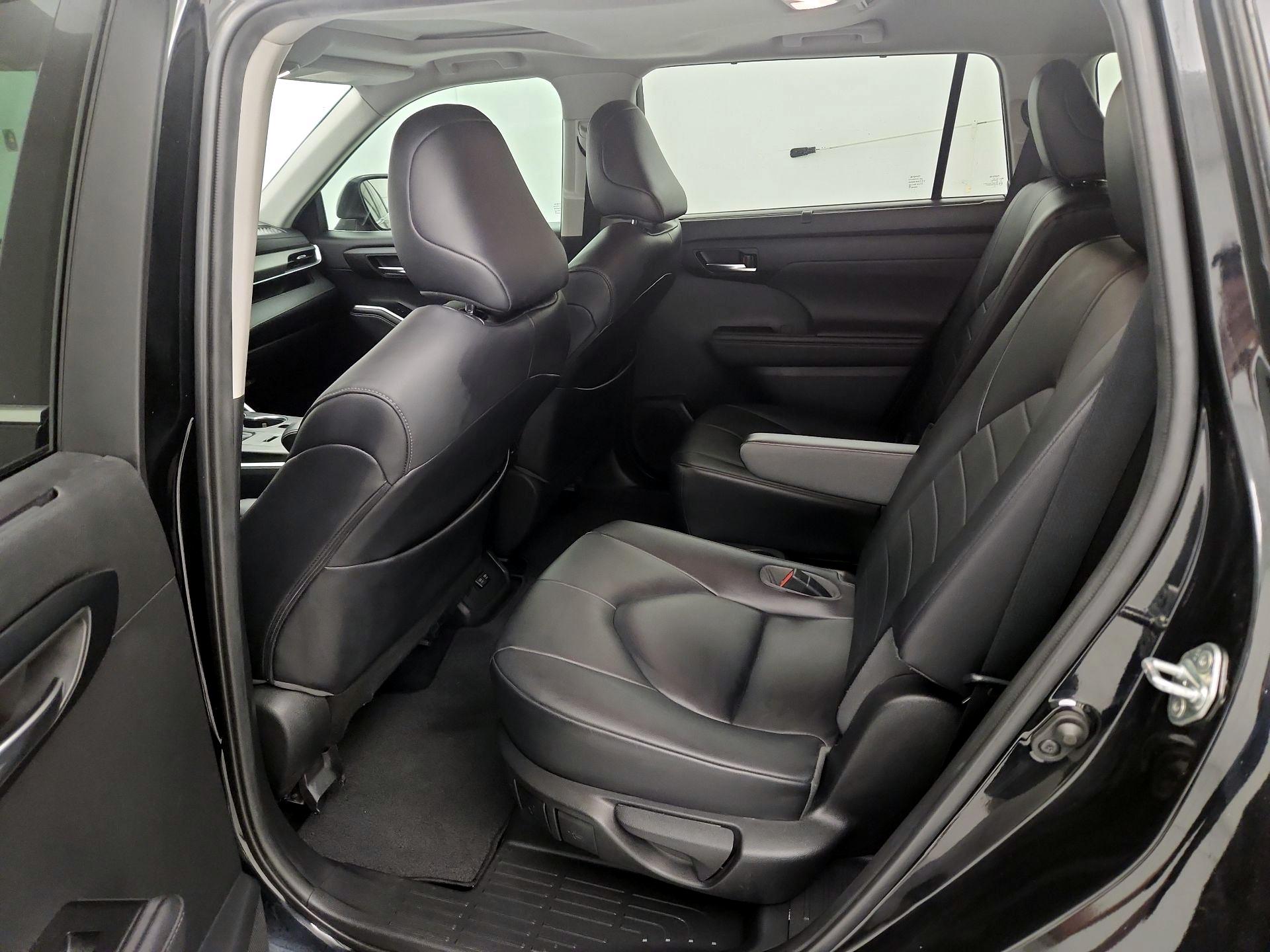 Thumbnail: 2020 Toyota Highlander - 20