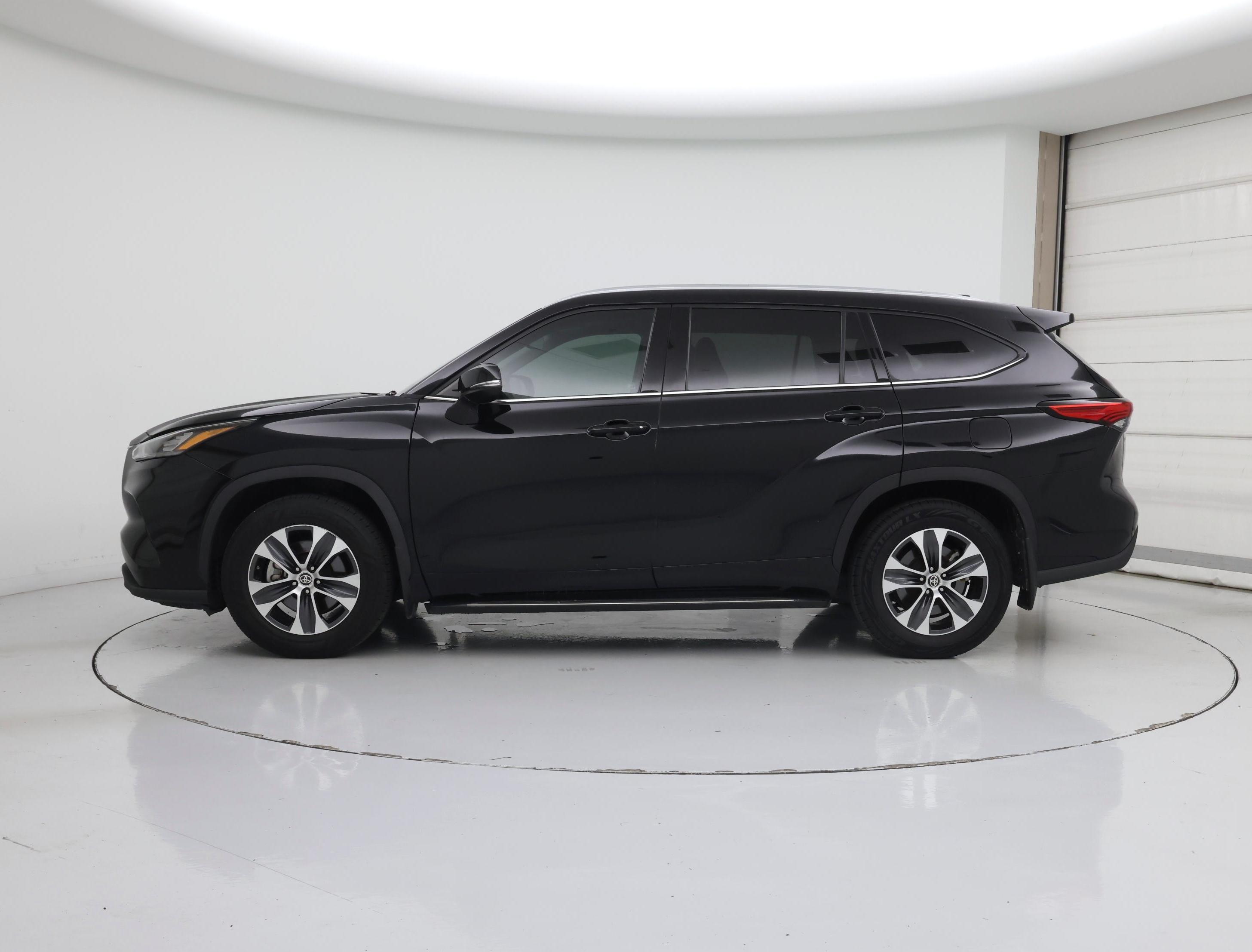 Thumbnail: 2020 Toyota Highlander - 3
