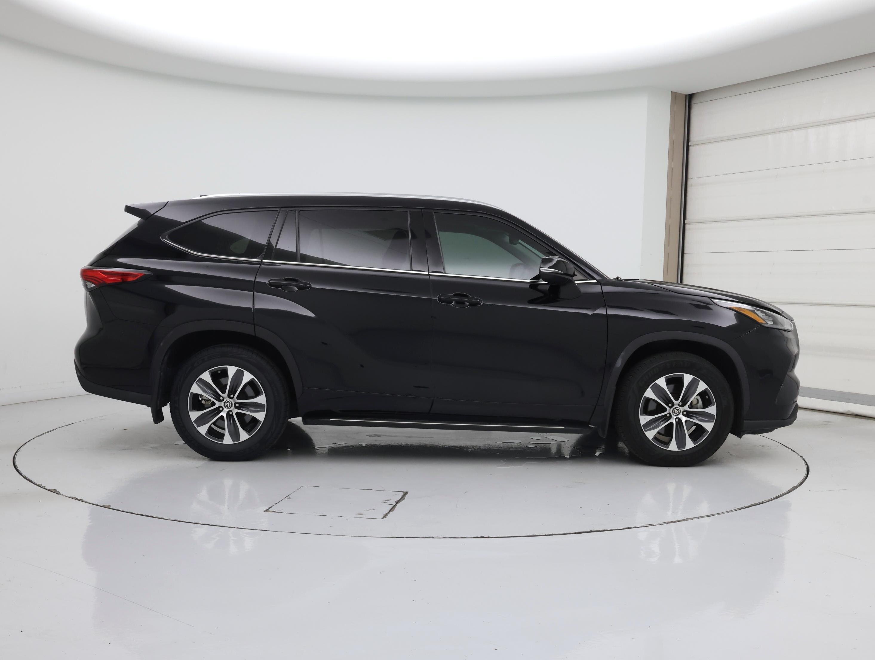Thumbnail: 2020 Toyota Highlander - 7