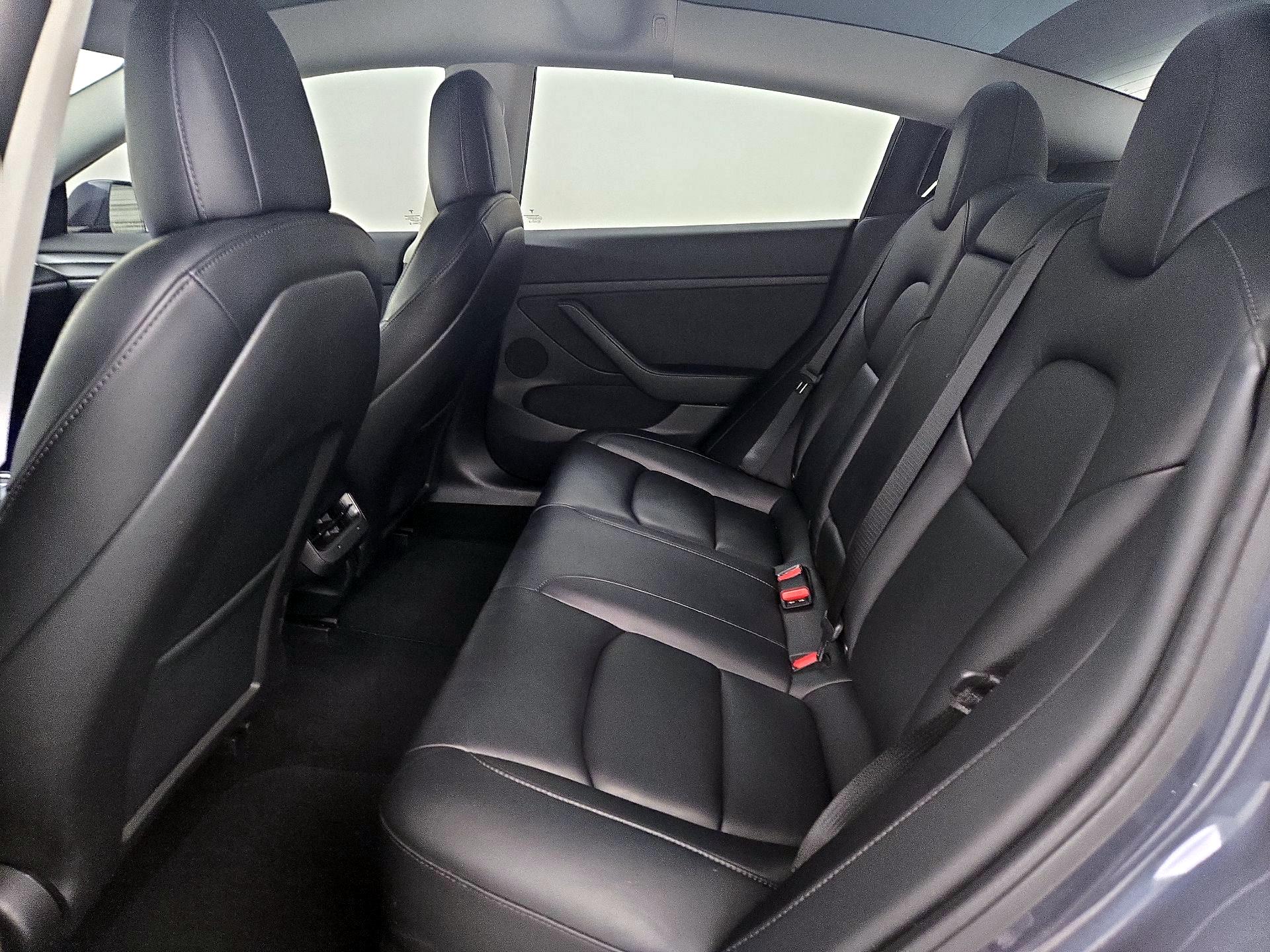 Thumbnail: 2022 Tesla Model 3 - 20