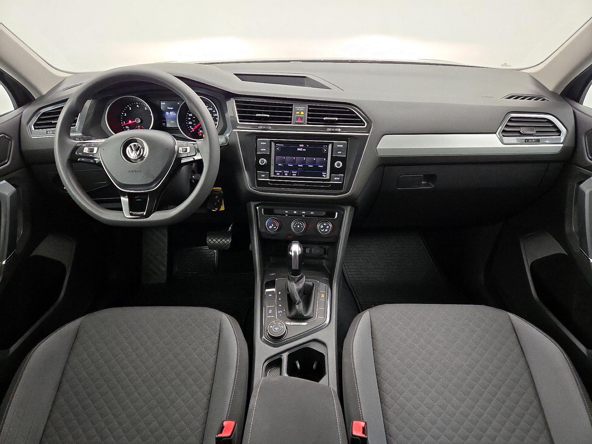 Thumbnail: 2018 Volkswagen Tiguan - 9