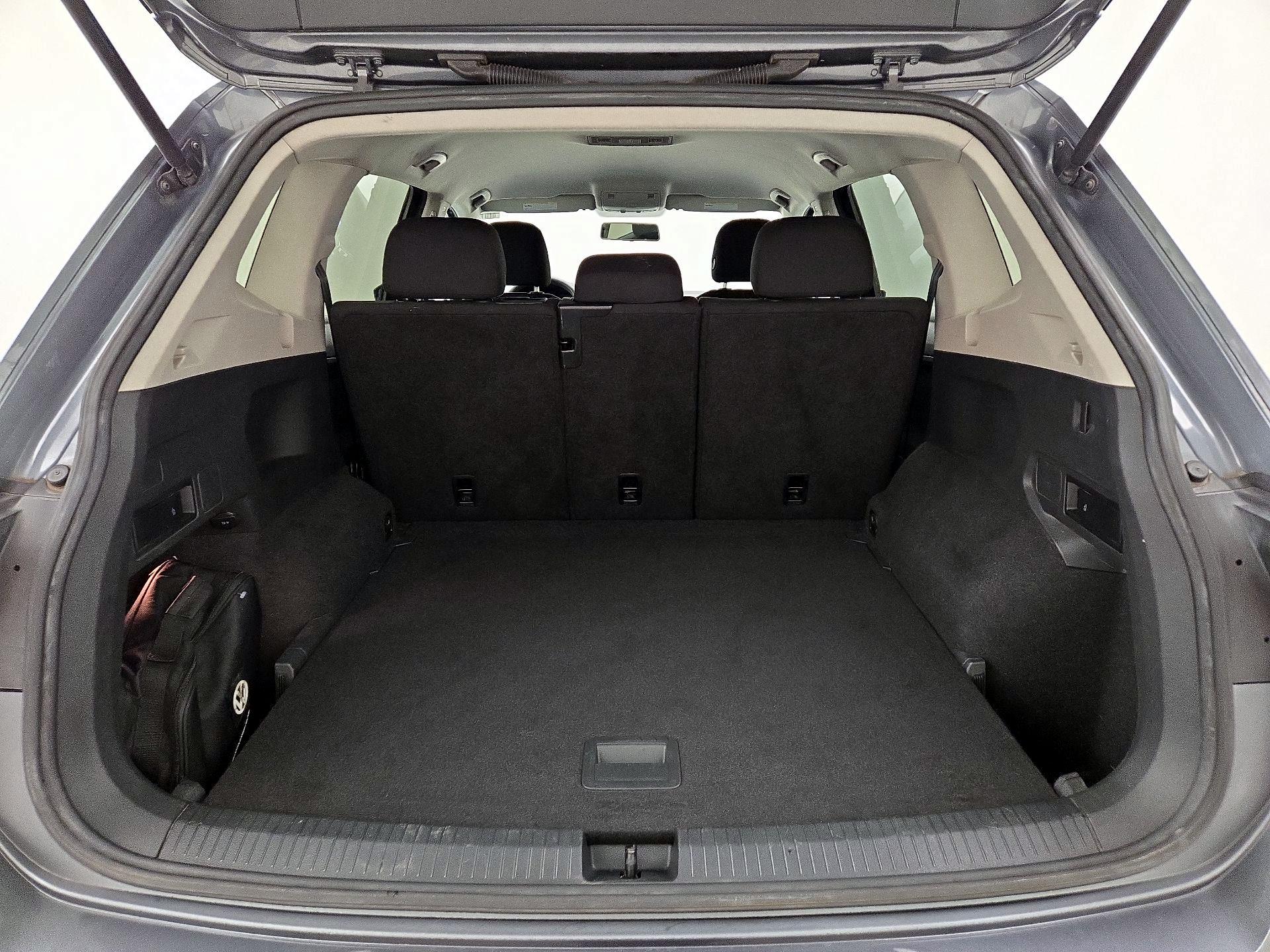 Thumbnail: 2018 Volkswagen Tiguan - 20