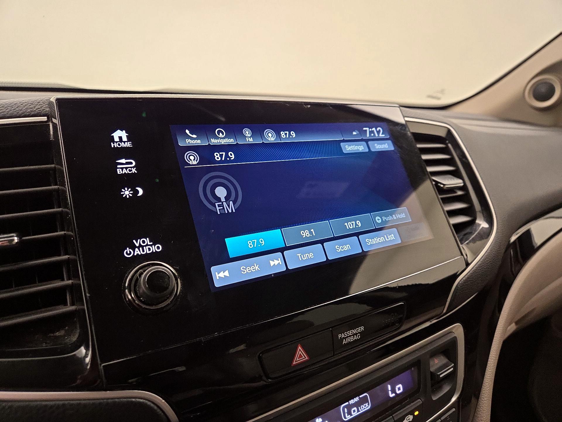 Thumbnail: 2019 Honda Pilot - 16