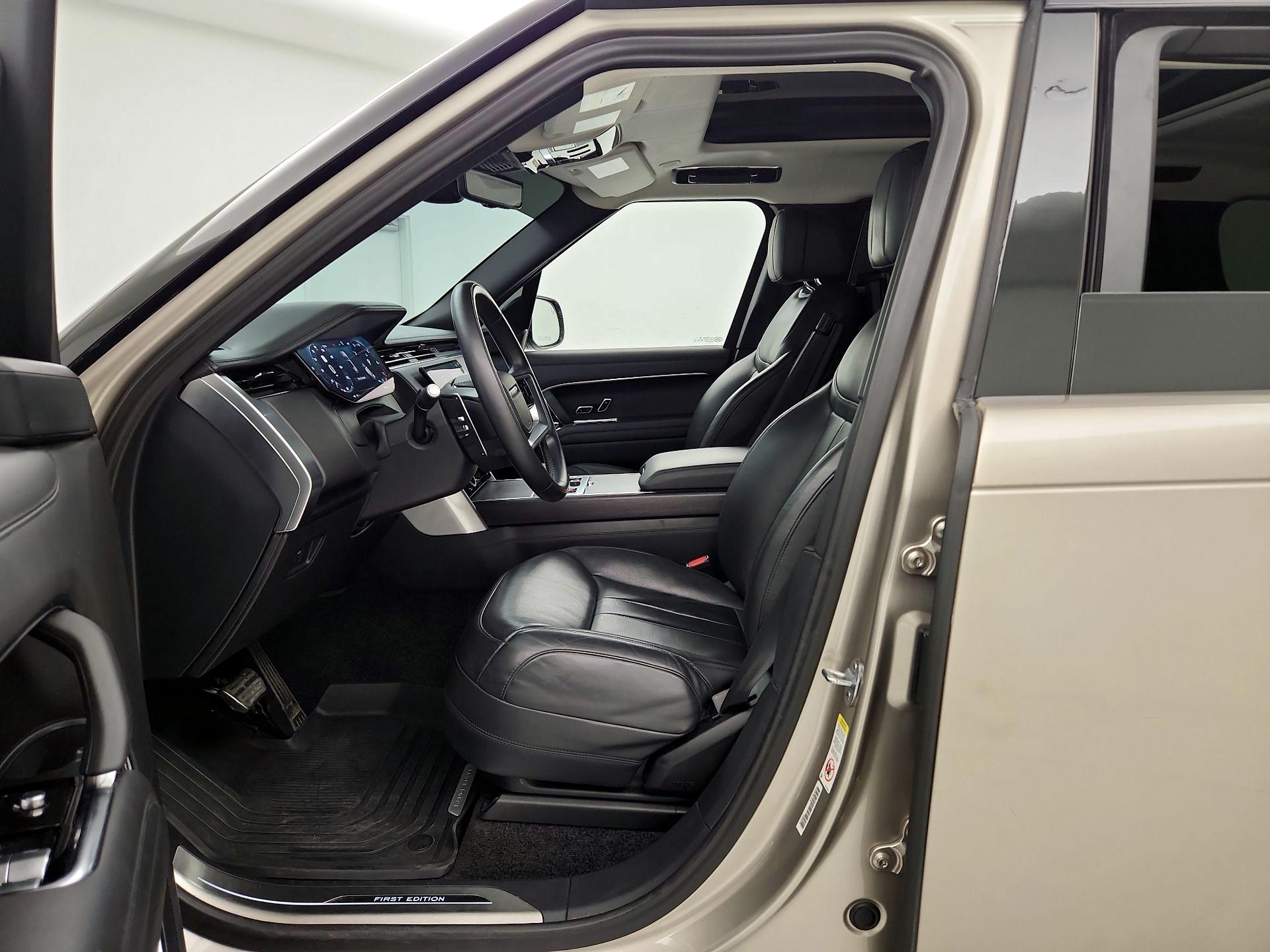 Thumbnail: 2023 Land Rover Range Rover - 11