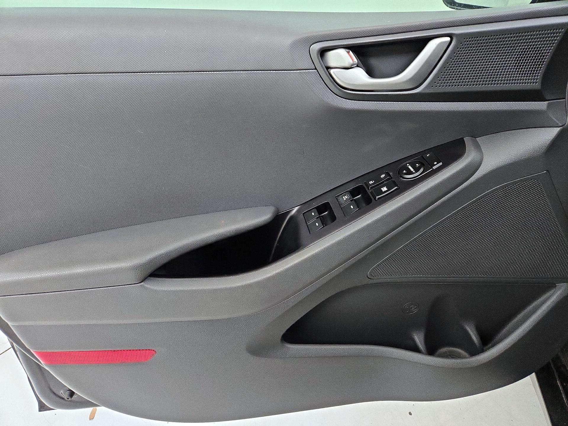 Thumbnail: 2018 Hyundai Ioniq - 12
