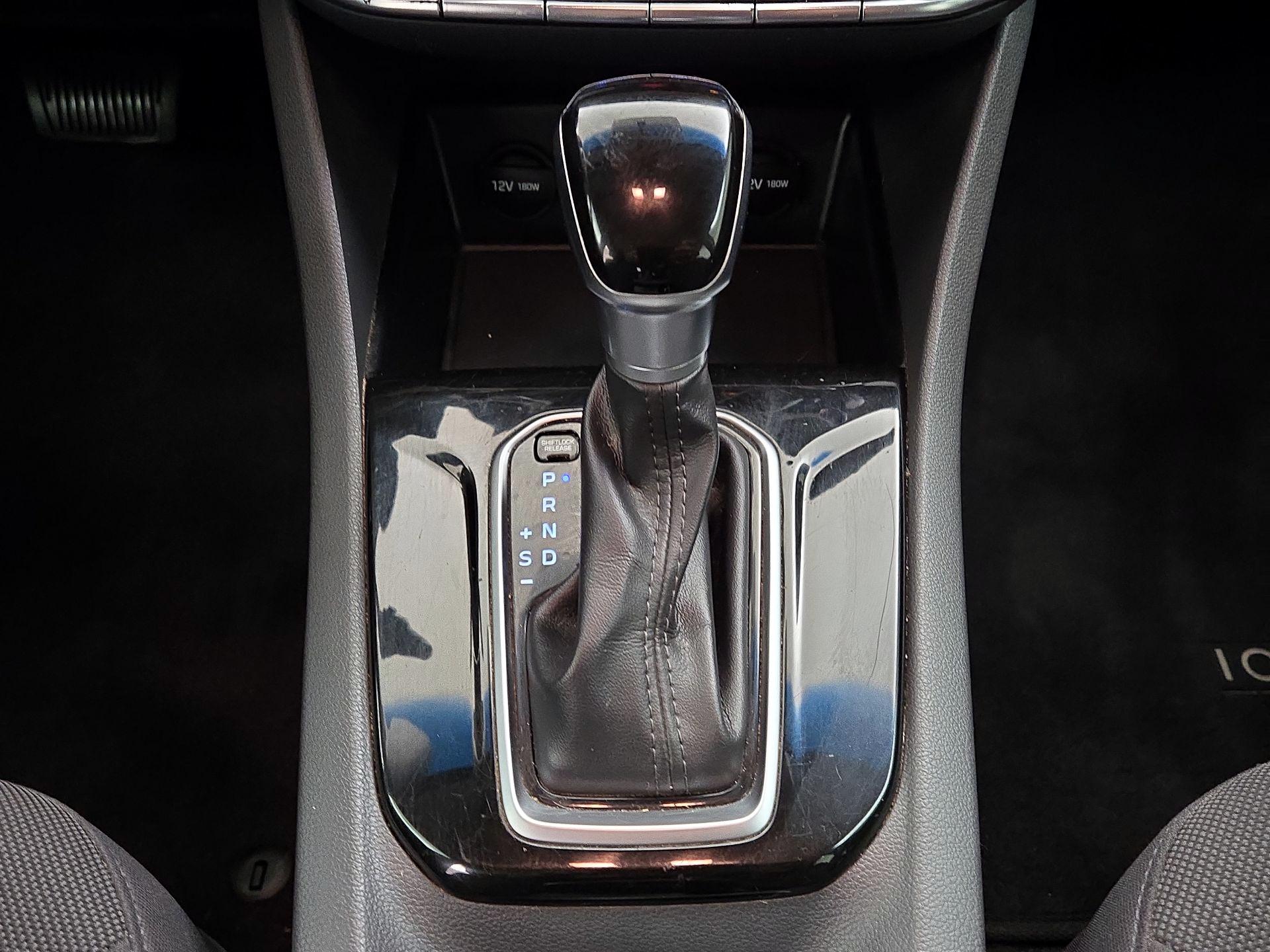 Thumbnail: 2018 Hyundai Ioniq - 17