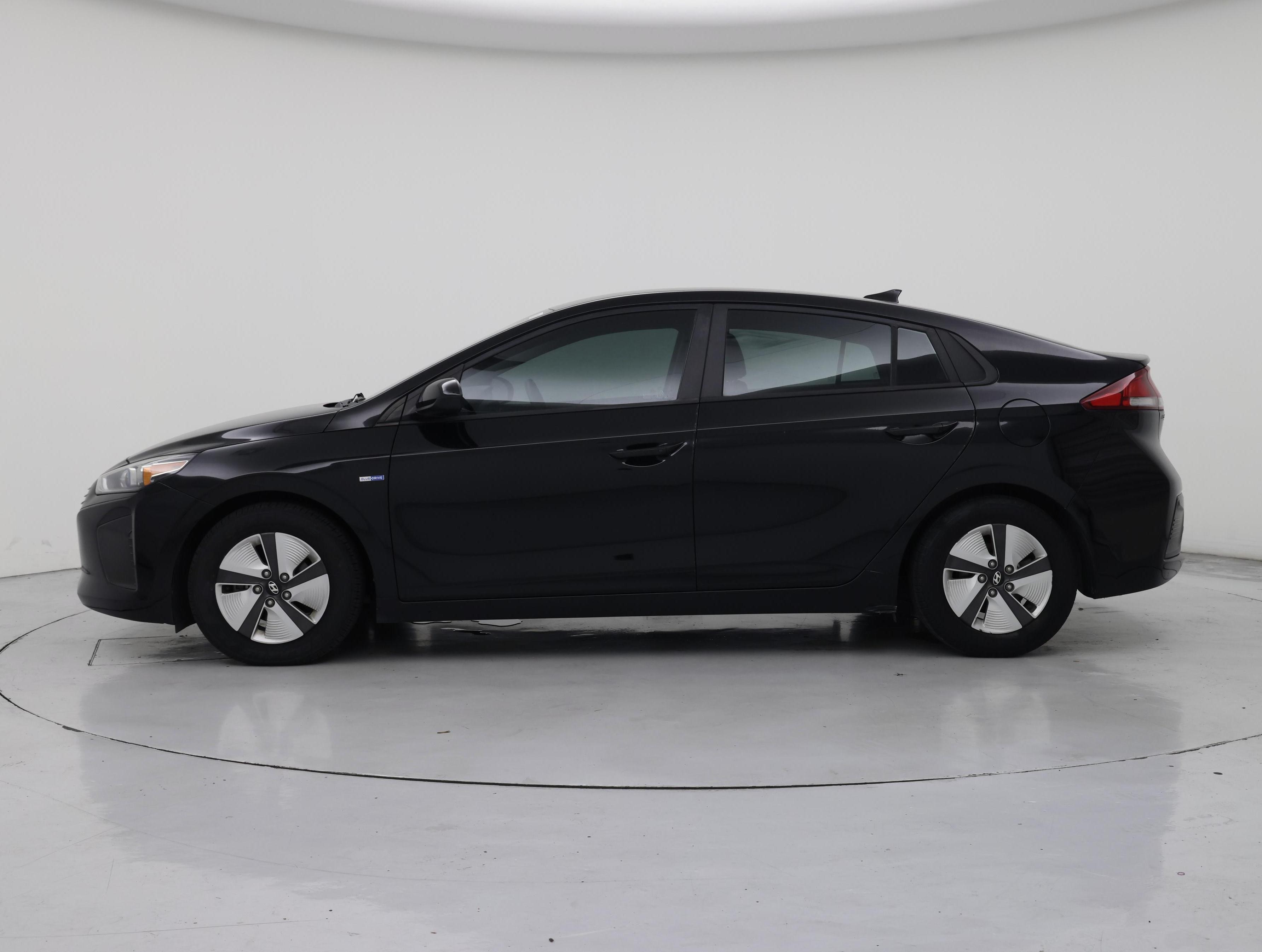 Thumbnail: 2018 Hyundai Ioniq - 3