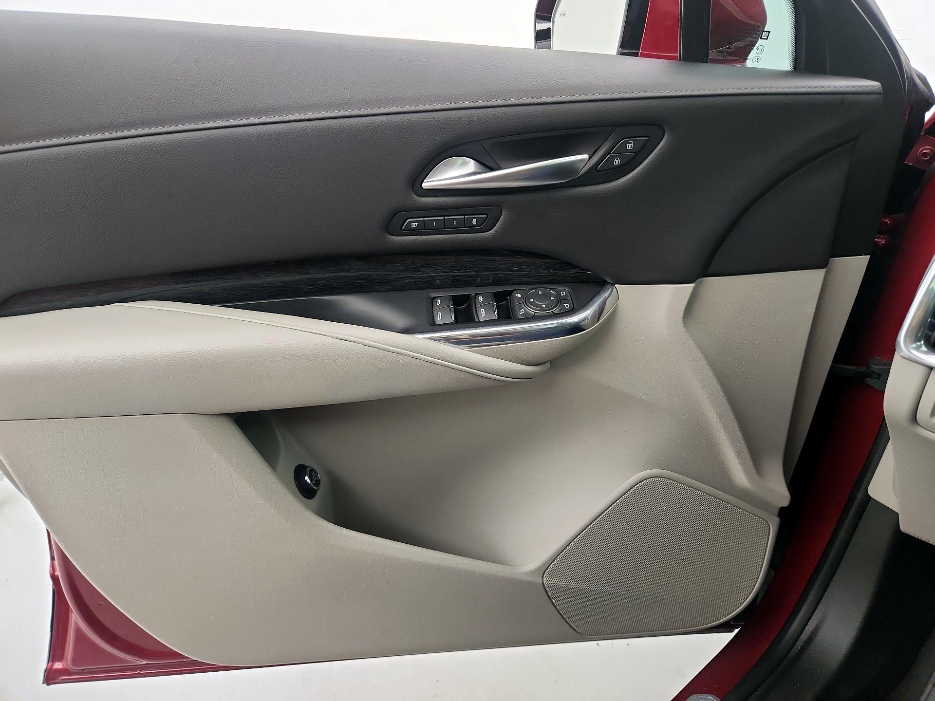 Thumbnail: 2023 Cadillac XT4 - 12