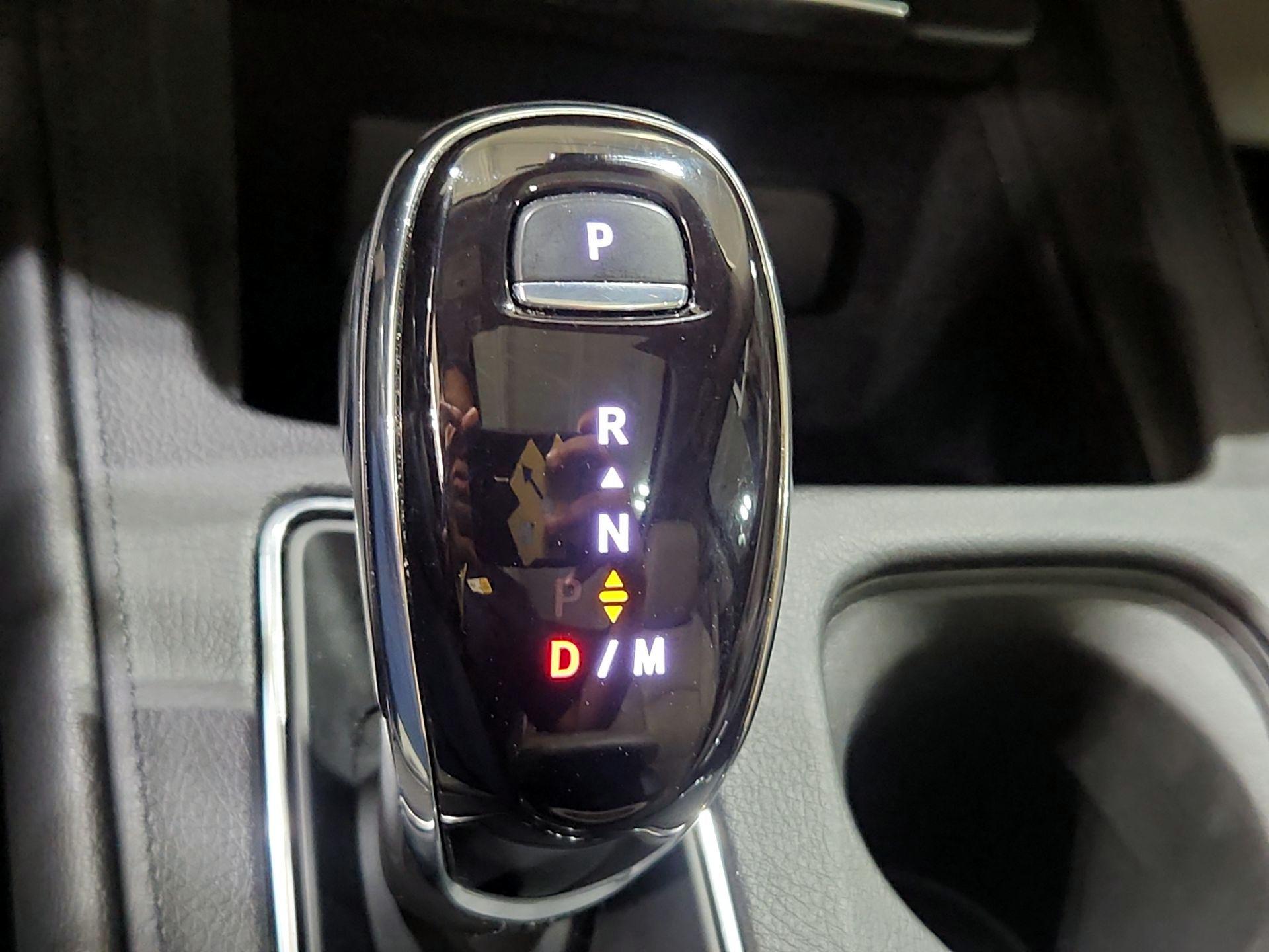 Thumbnail: 2023 Cadillac XT4 - 17