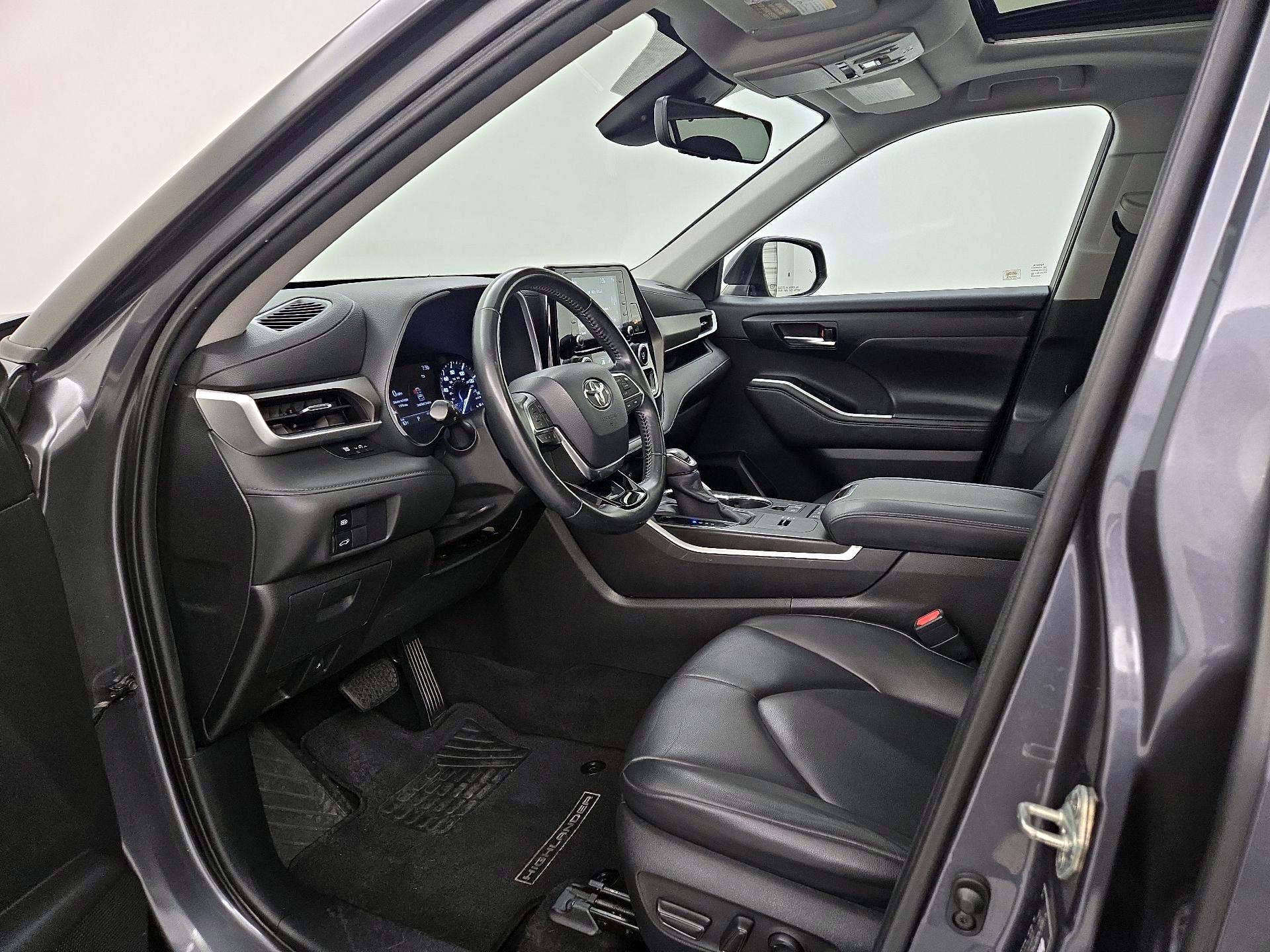 Thumbnail: 2020 Toyota Highlander - 11