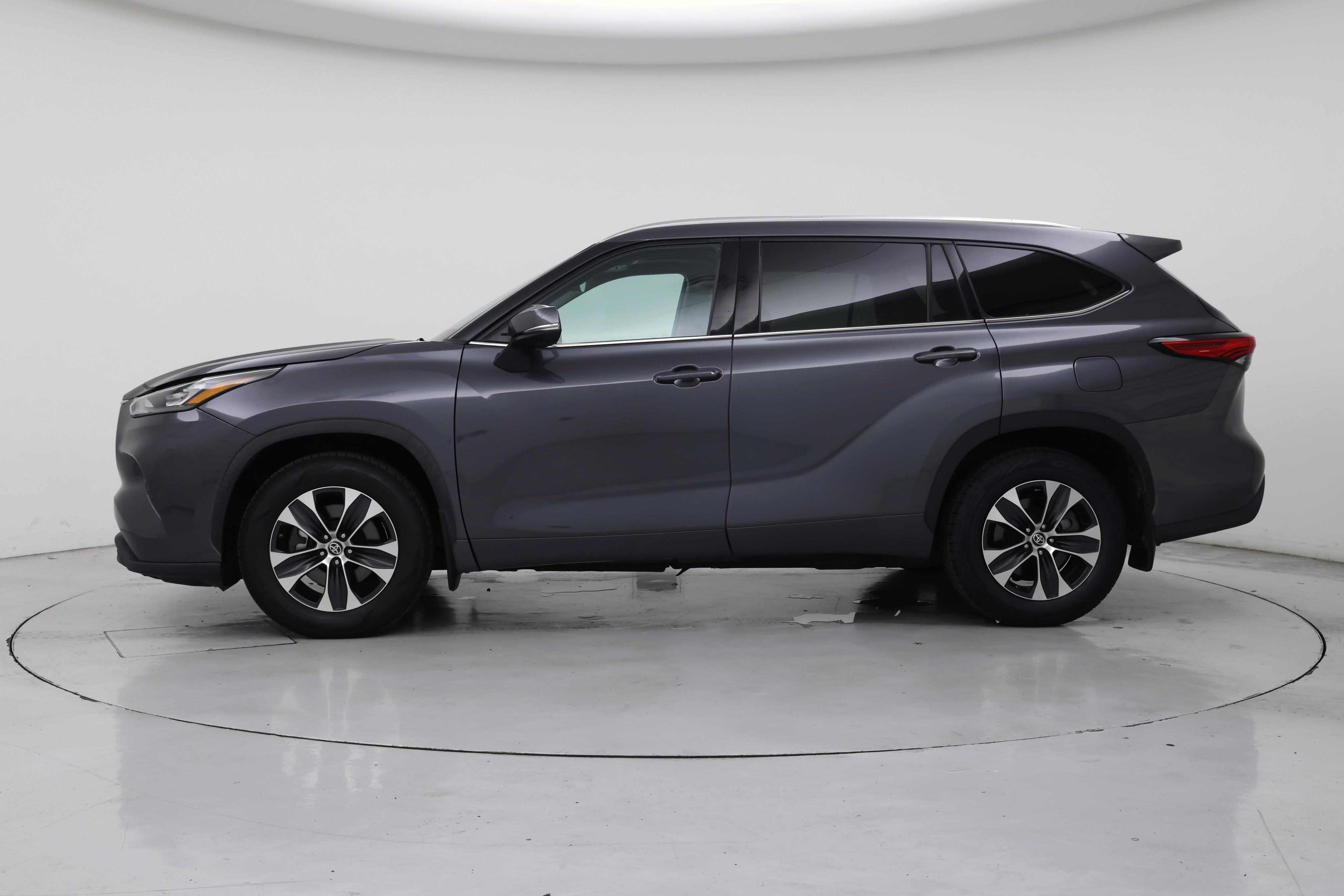 Thumbnail: 2020 Toyota Highlander - 3