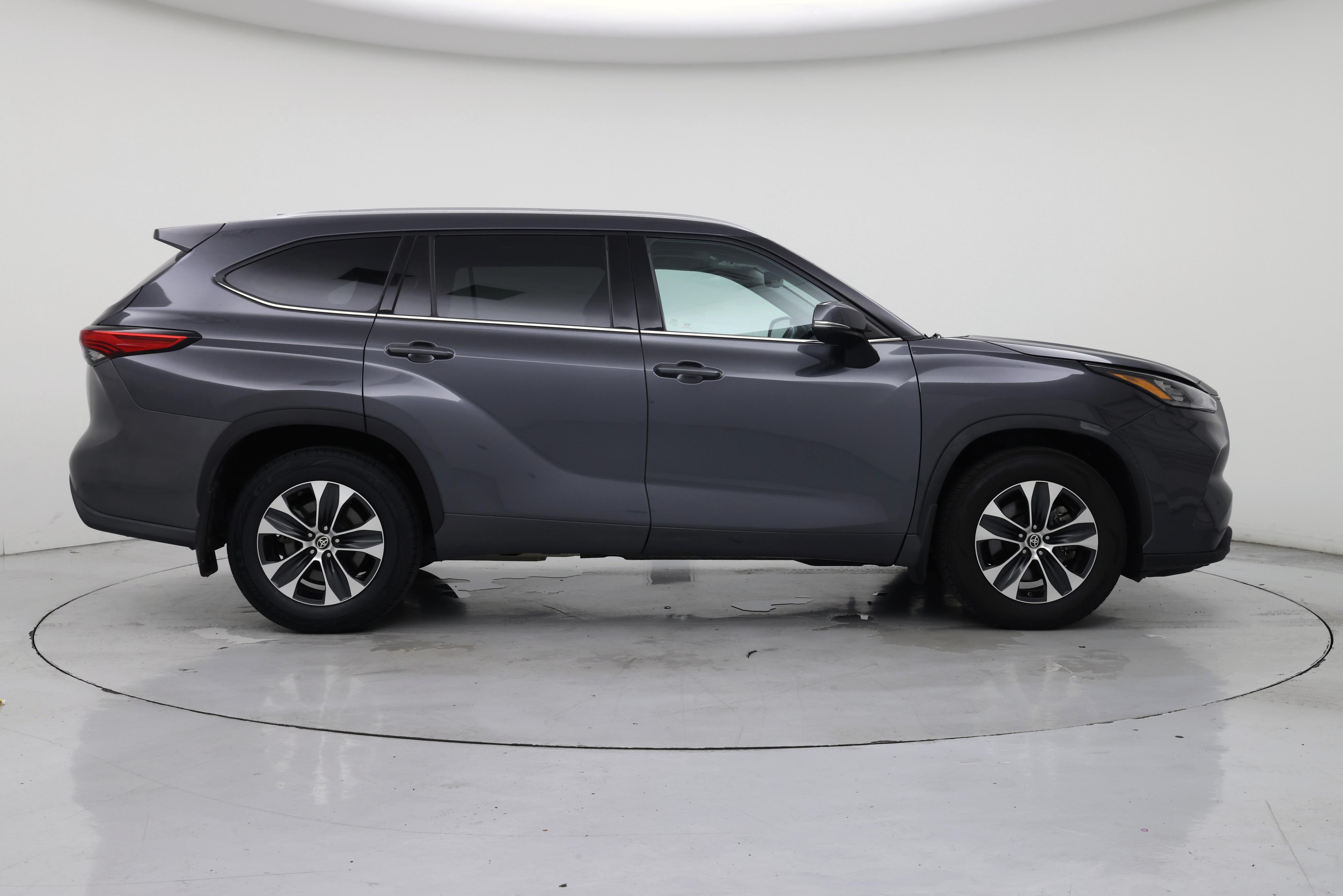 Thumbnail: 2020 Toyota Highlander - 7