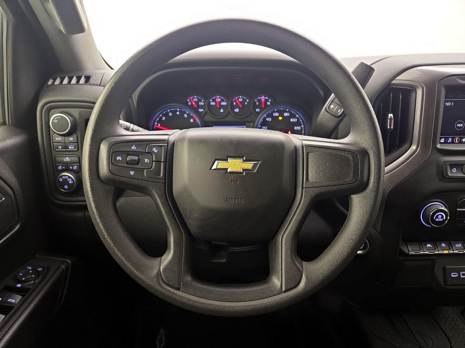 2022 Chevrolet Silverado 1500 Custom - Photo 11