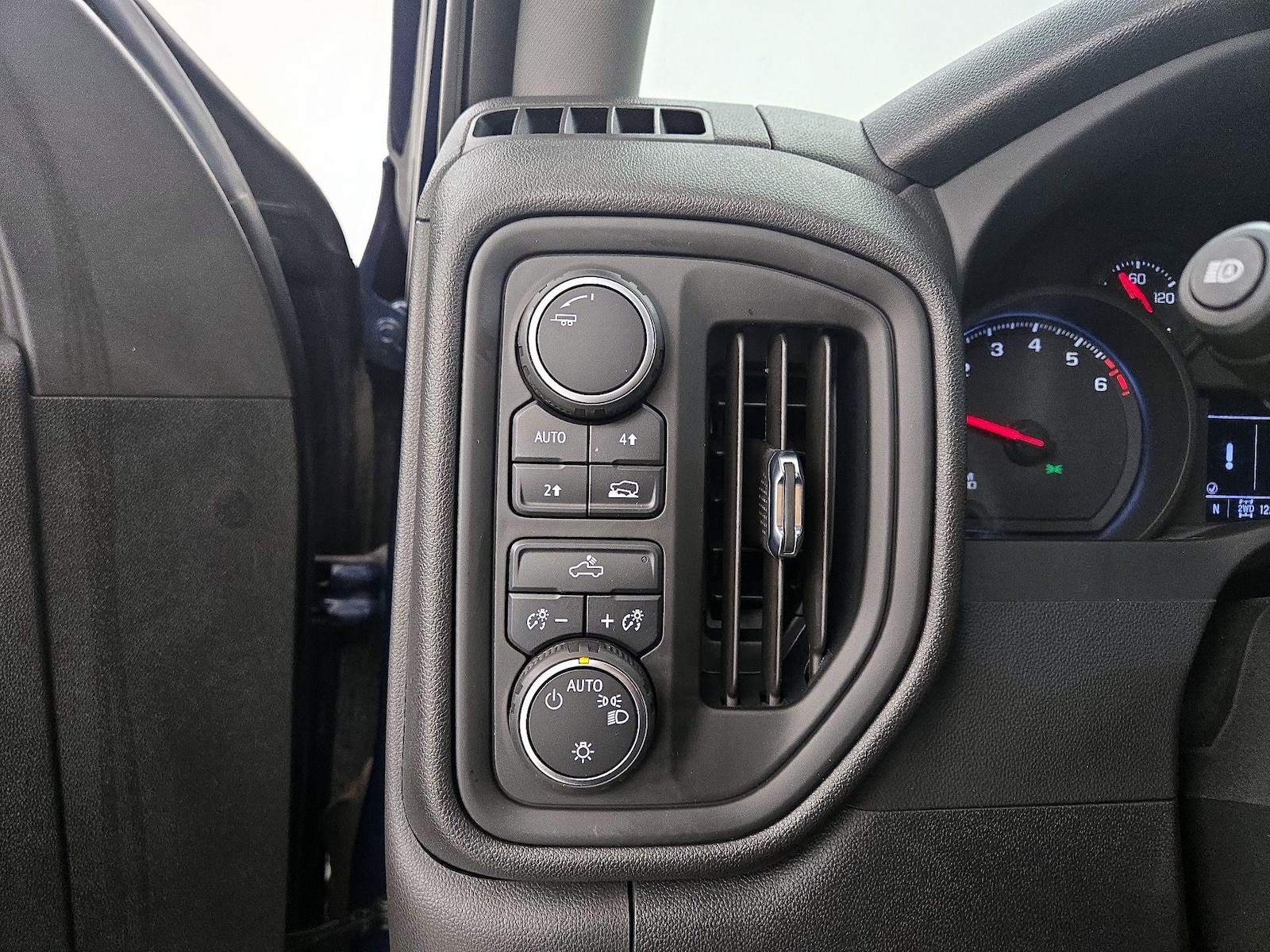 2022 Chevrolet Silverado 1500 Custom - Photo 14