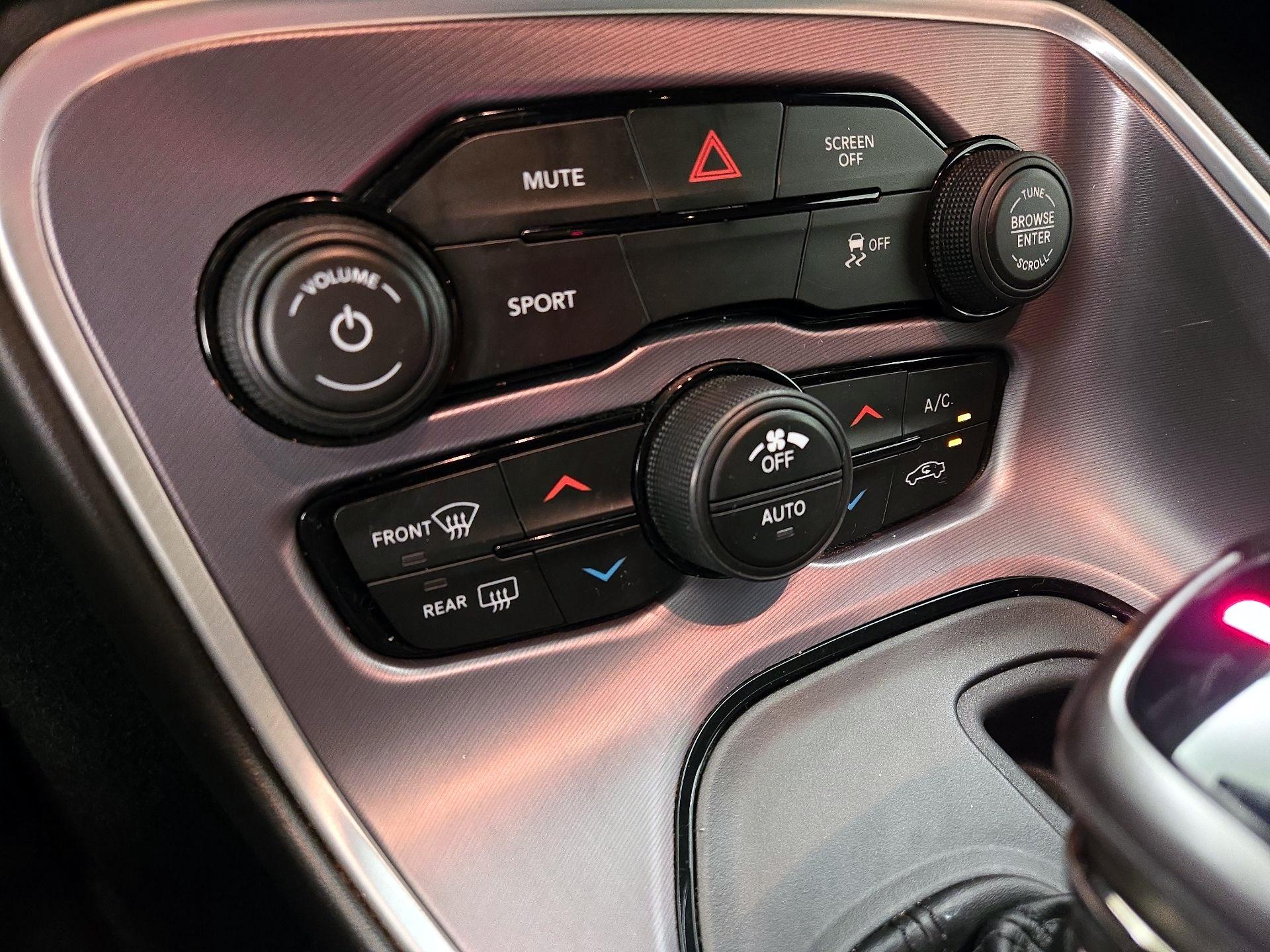 Thumbnail: 2019 Dodge Challenger - 16