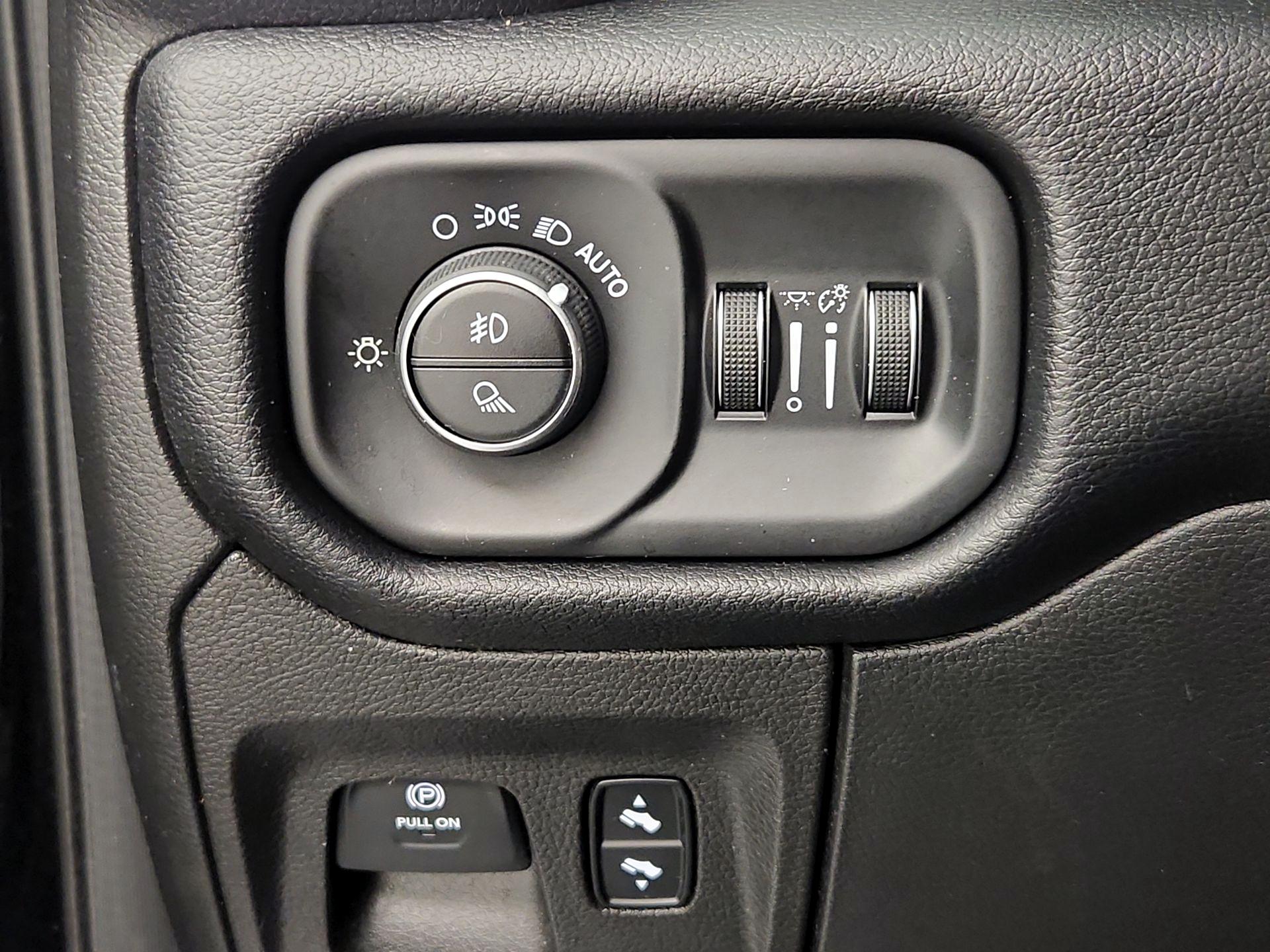 Thumbnail: 2019 RAM 1500 - 13