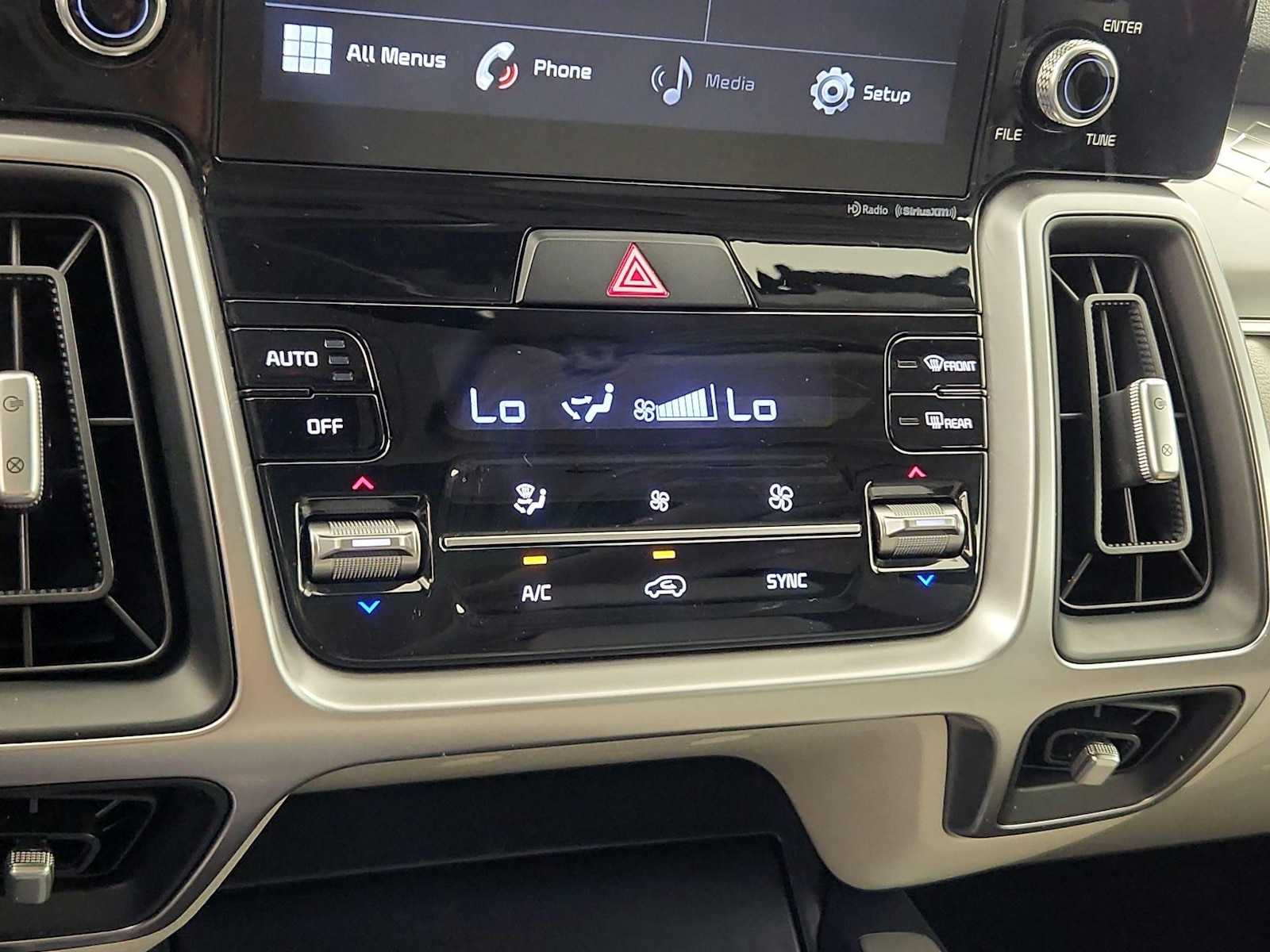 2021 Kia Sorento S - Photo 17