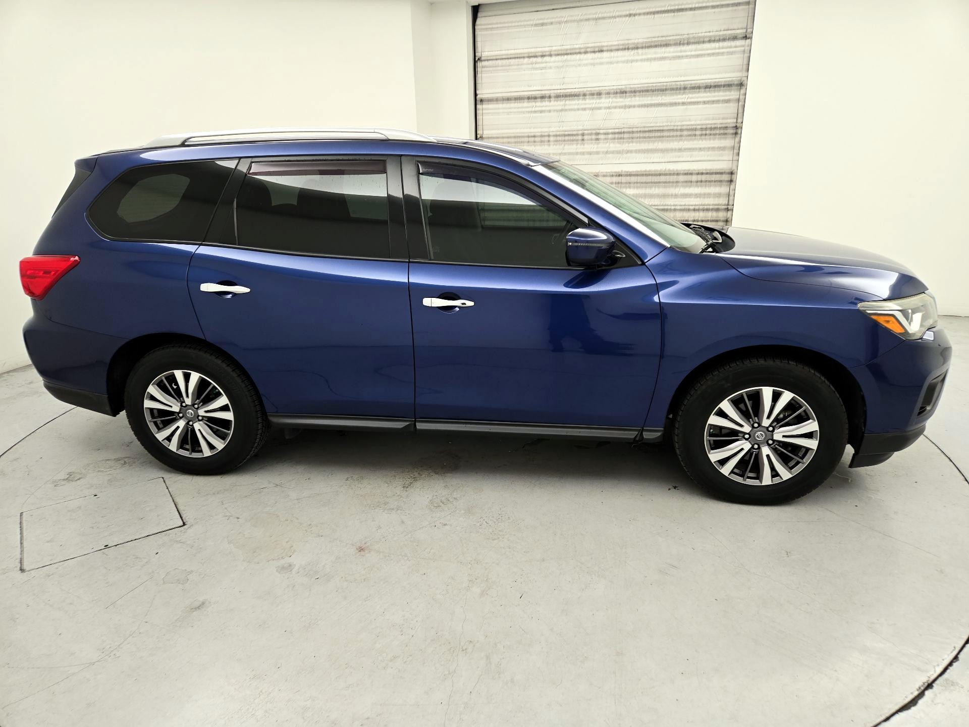 Thumbnail: 2018 Nissan Pathfinder - 4