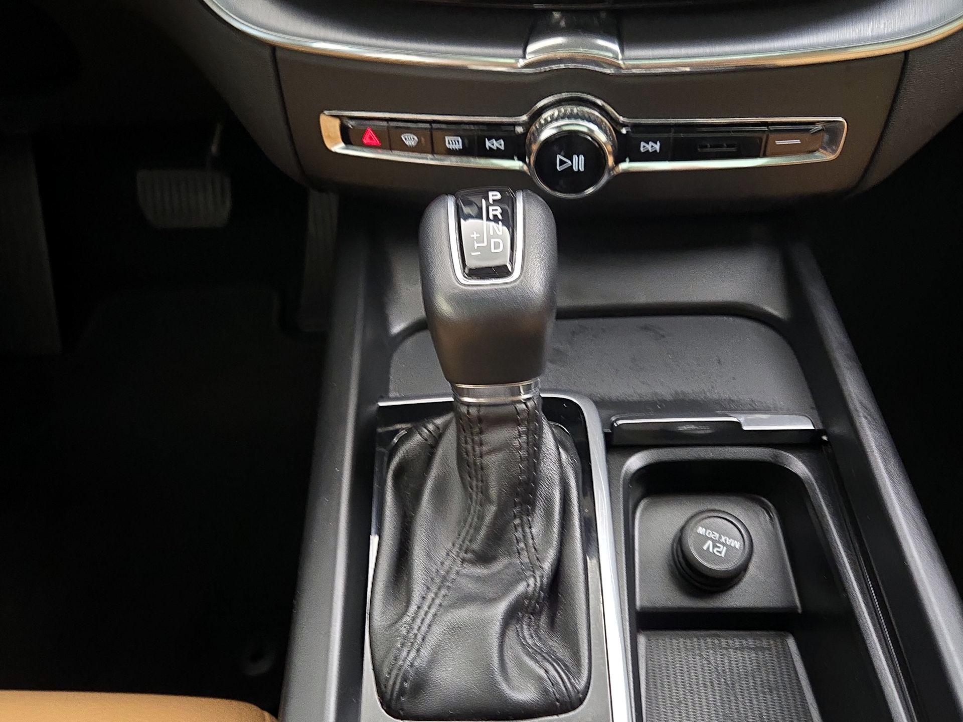 Thumbnail: 2019 Volvo XC60 - 18