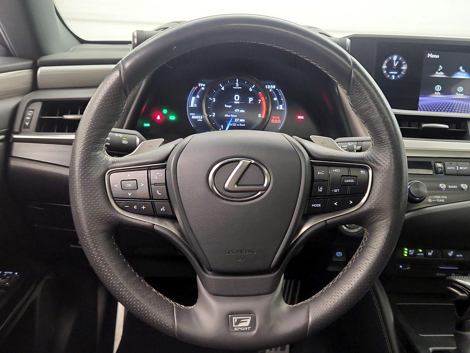 Thumbnail: 2020 Lexus ES - 10