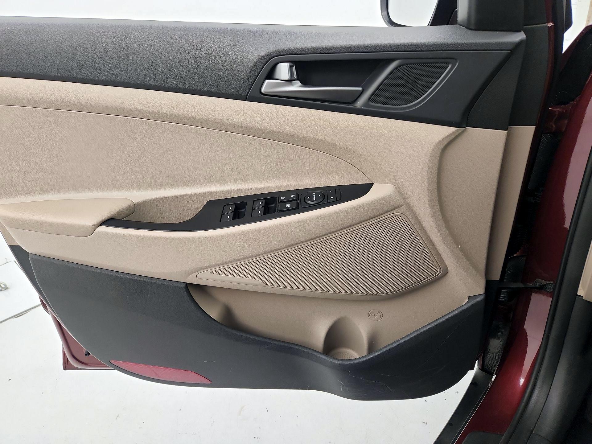 Thumbnail: 2017 Hyundai Tucson - 12