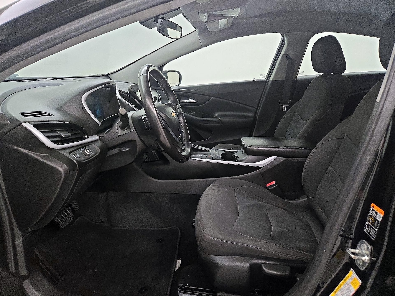 2018 Chevrolet Volt LT - Photo 12